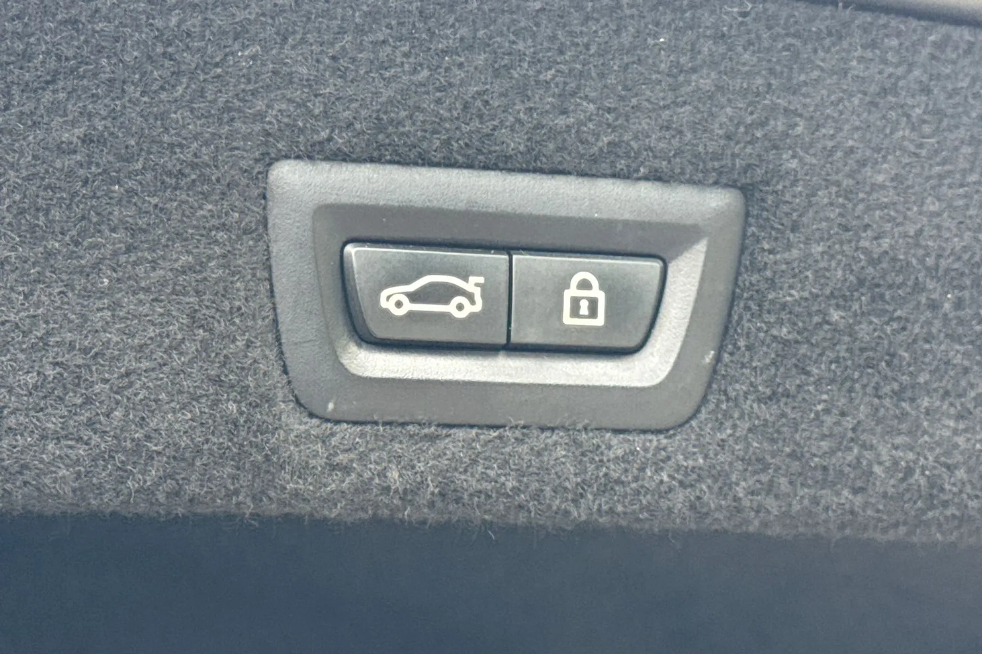 BMW 7 SERIES thumbnail image number 33
