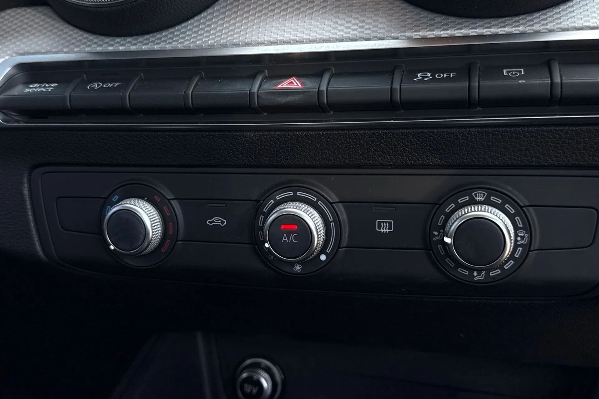 Audi Q2 thumbnail image number 39