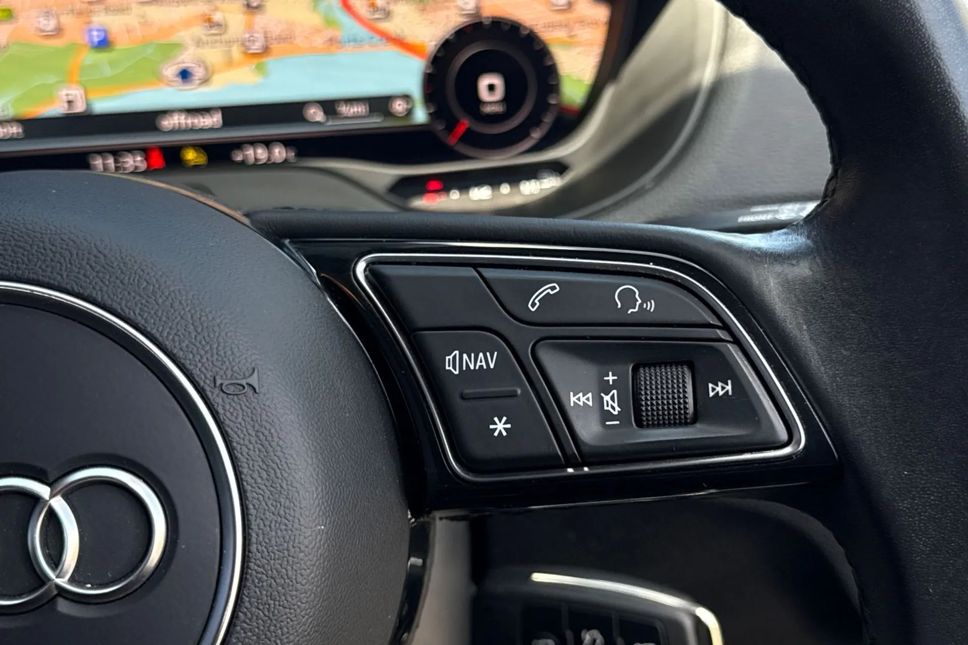 Audi Q2 thumbnail image number 37