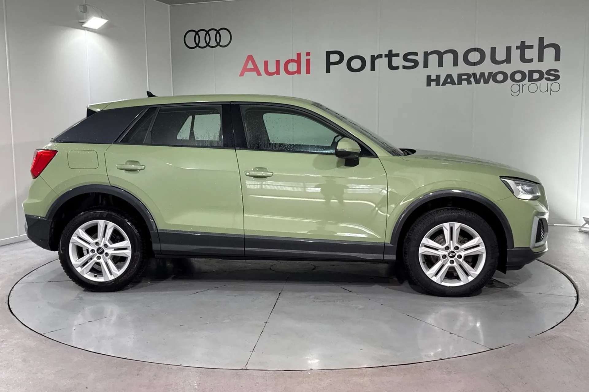 Audi Q2 thumbnail image number 2