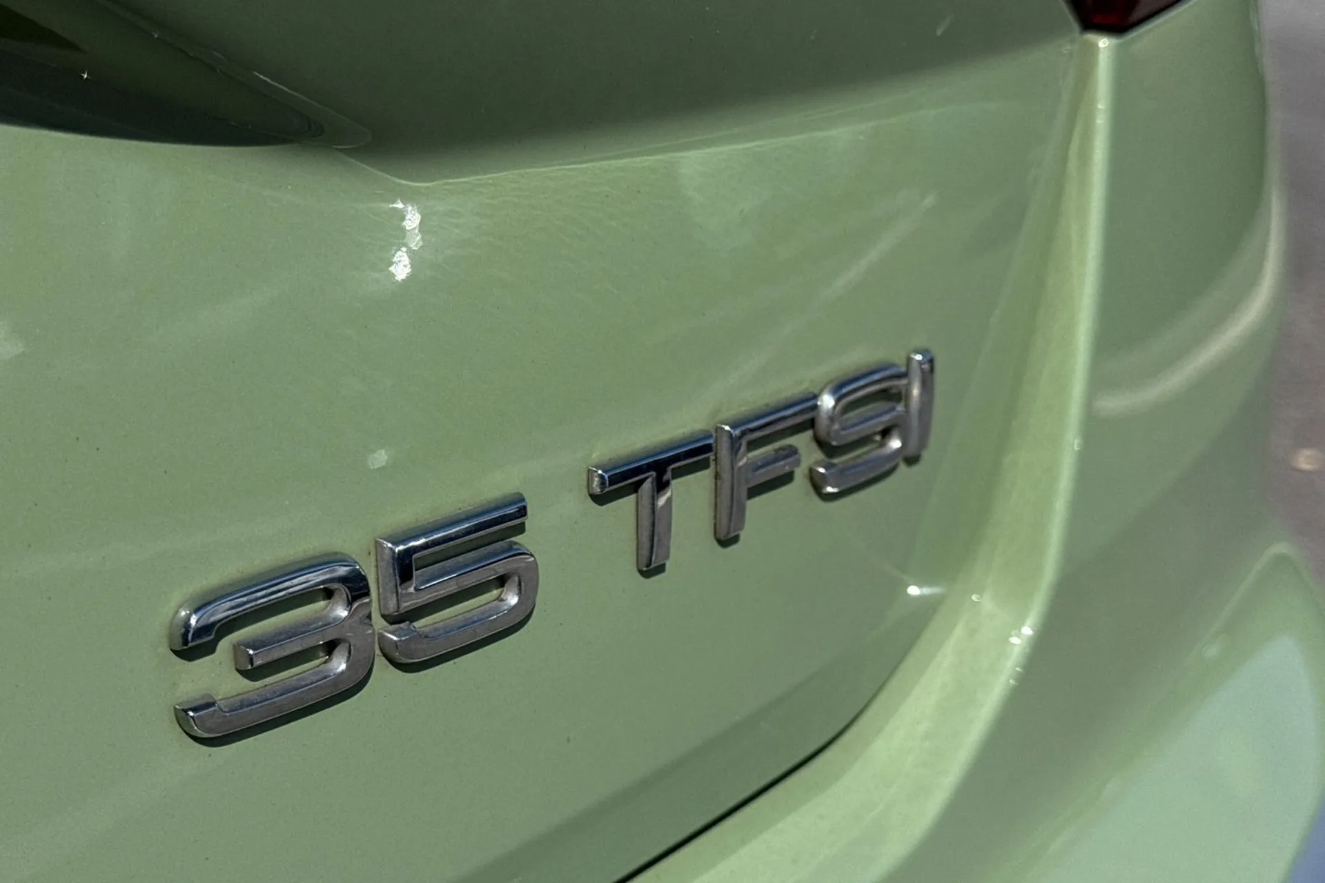 Audi Q2 thumbnail image number 17