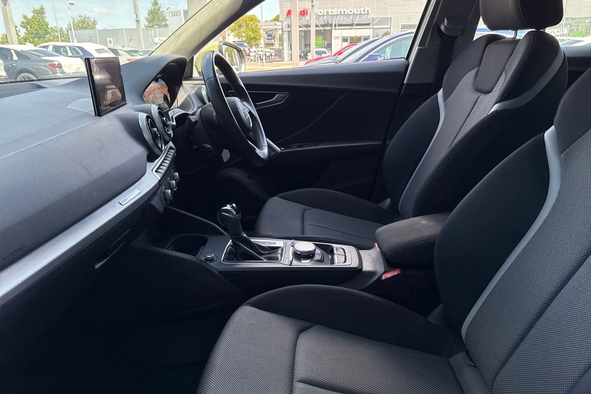 Audi Q2 thumbnail image number 27
