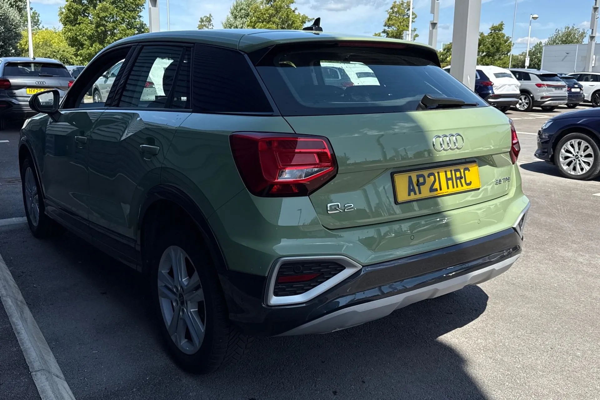 Audi Q2 thumbnail image number 16