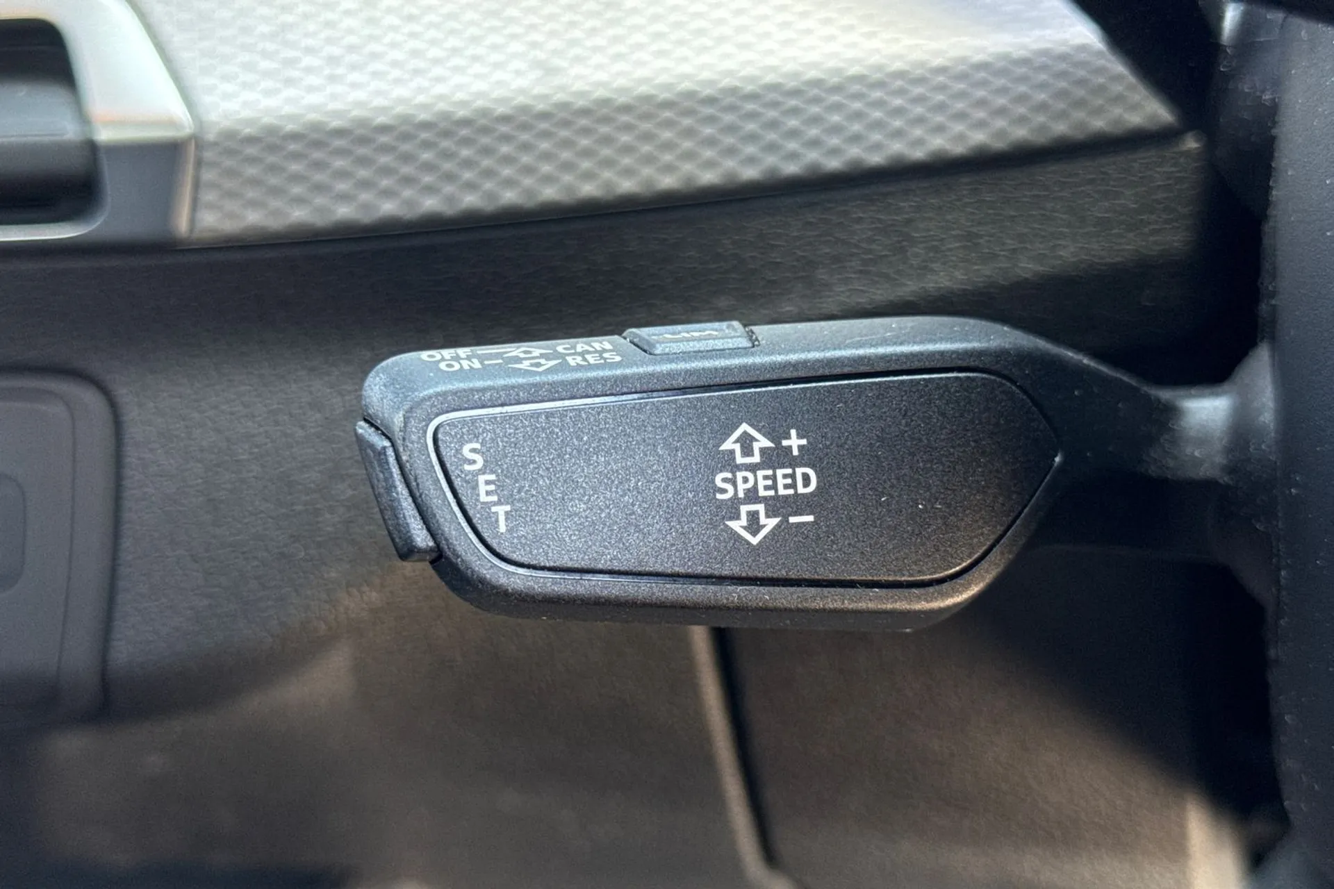 Audi Q2 thumbnail image number 38