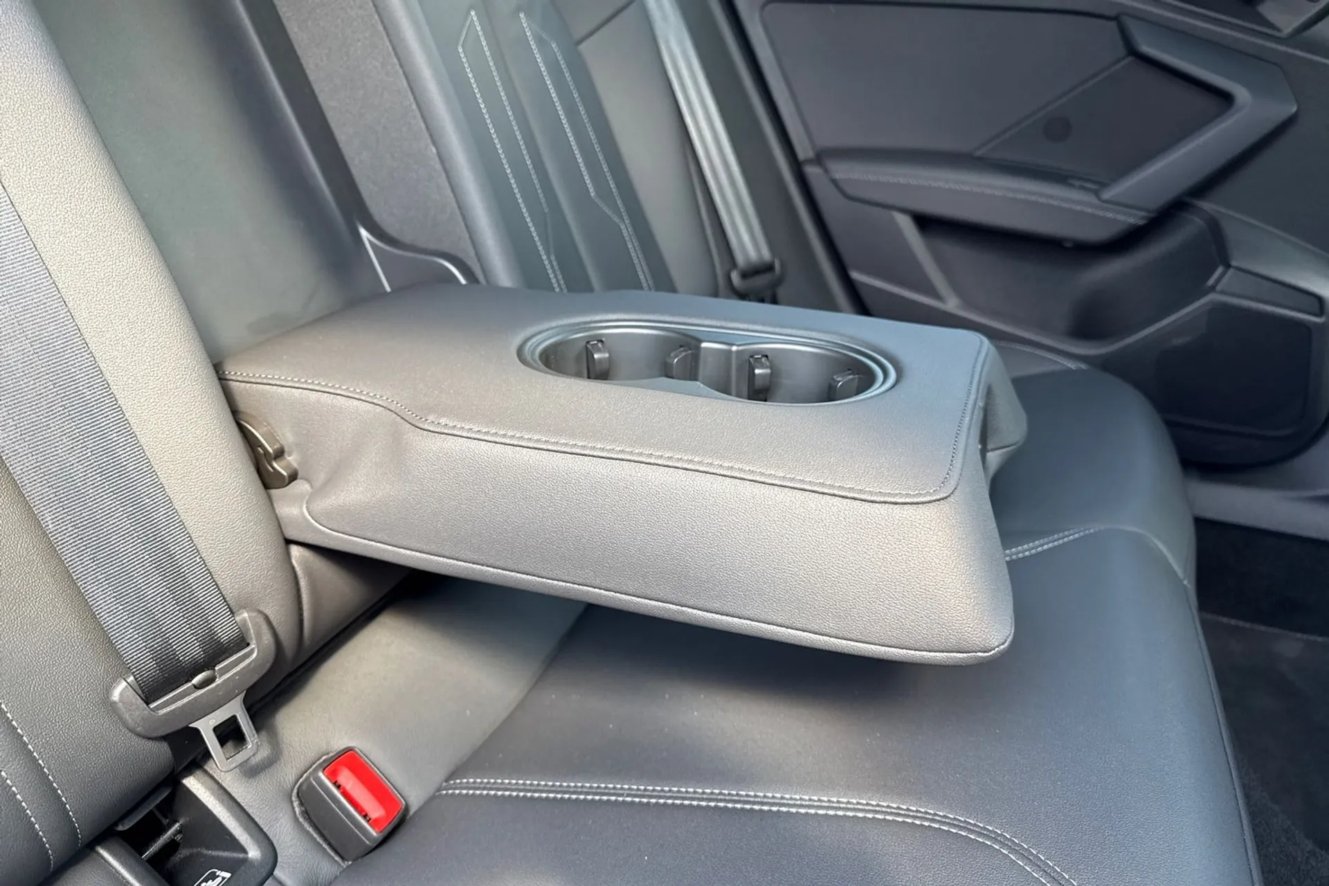 Audi A3 thumbnail image number 38
