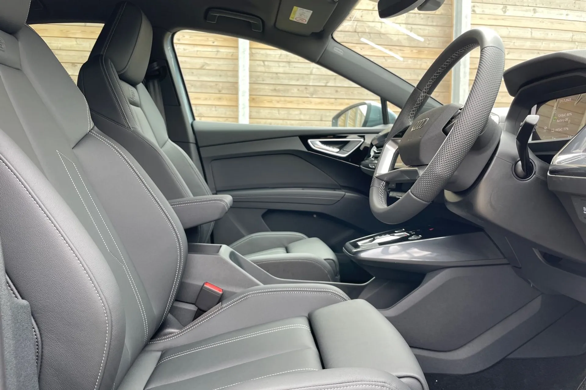Audi Q4 e-tron thumbnail image number 25