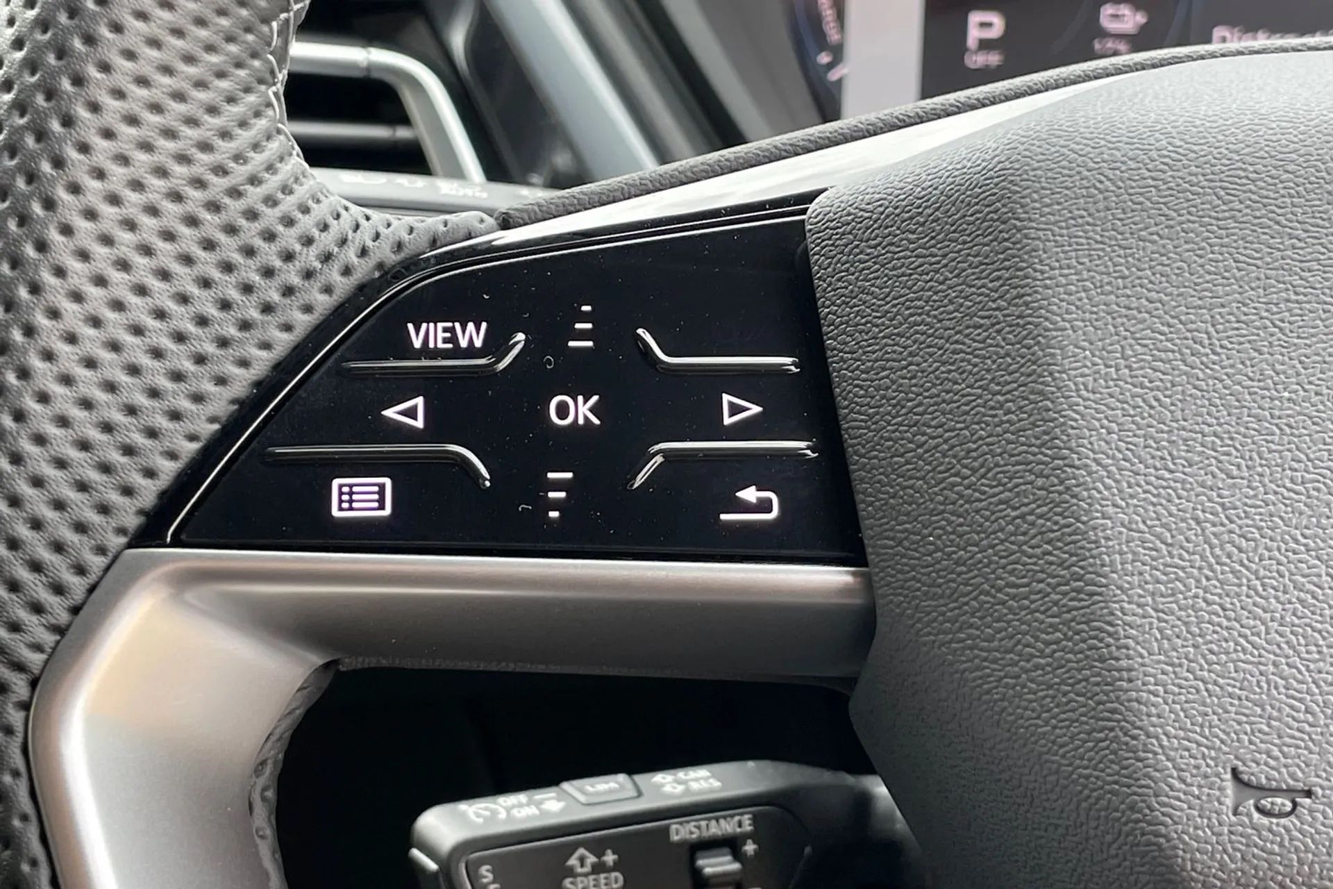 Audi Q4 e-tron thumbnail image number 36