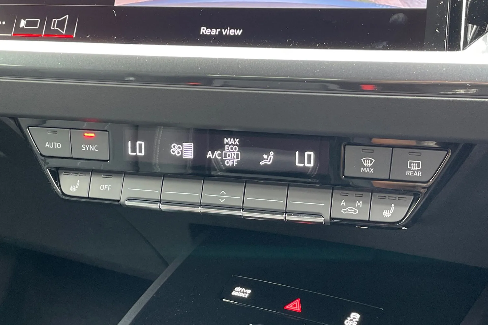 Audi Q4 e-tron thumbnail image number 38