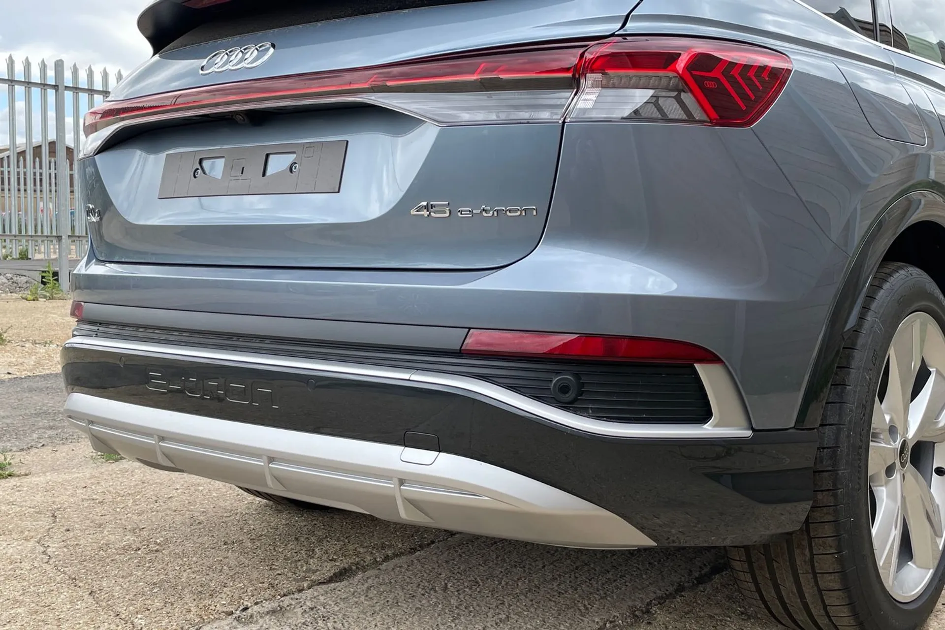 Audi Q4 e-tron thumbnail image number 17
