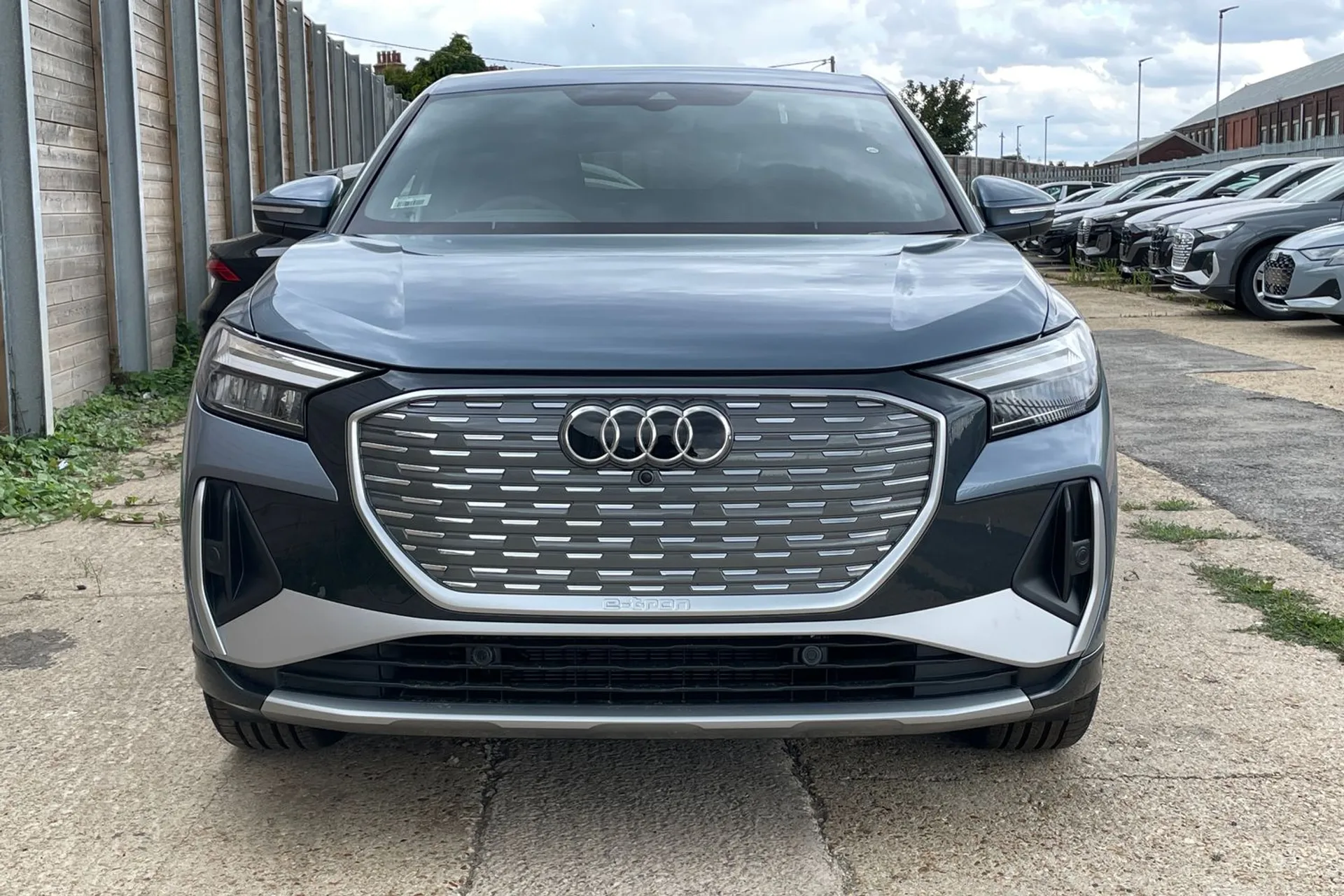Audi Q4 e-tron thumbnail image number 11