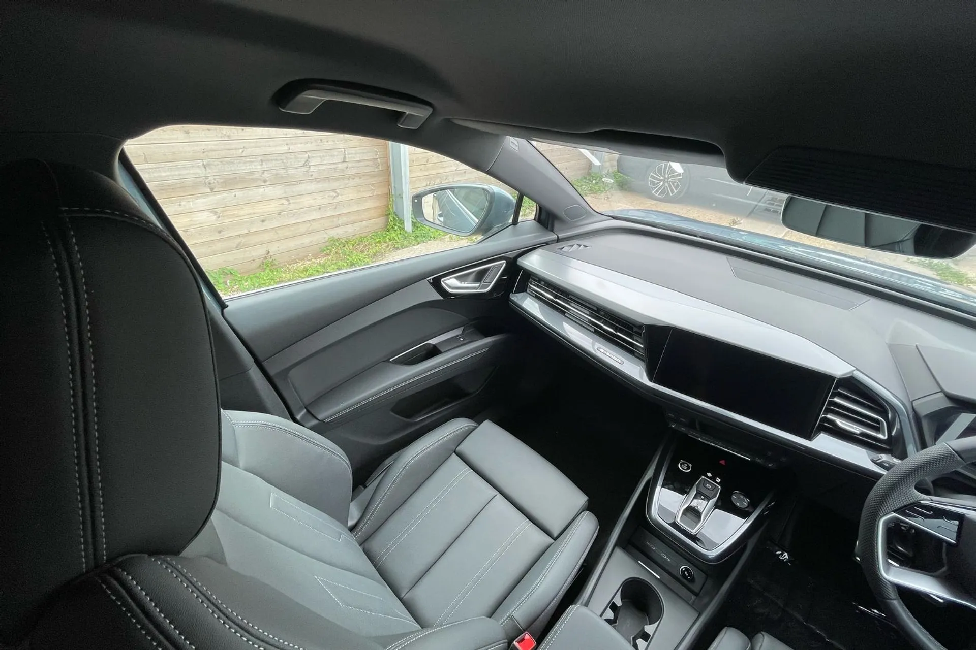 Audi Q4 e-tron thumbnail image number 33
