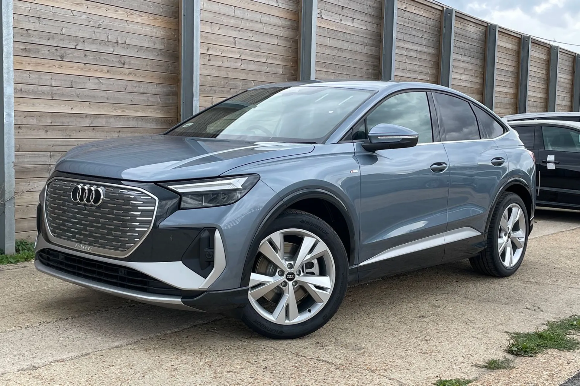 Audi Q4 e-tron thumbnail image number 10