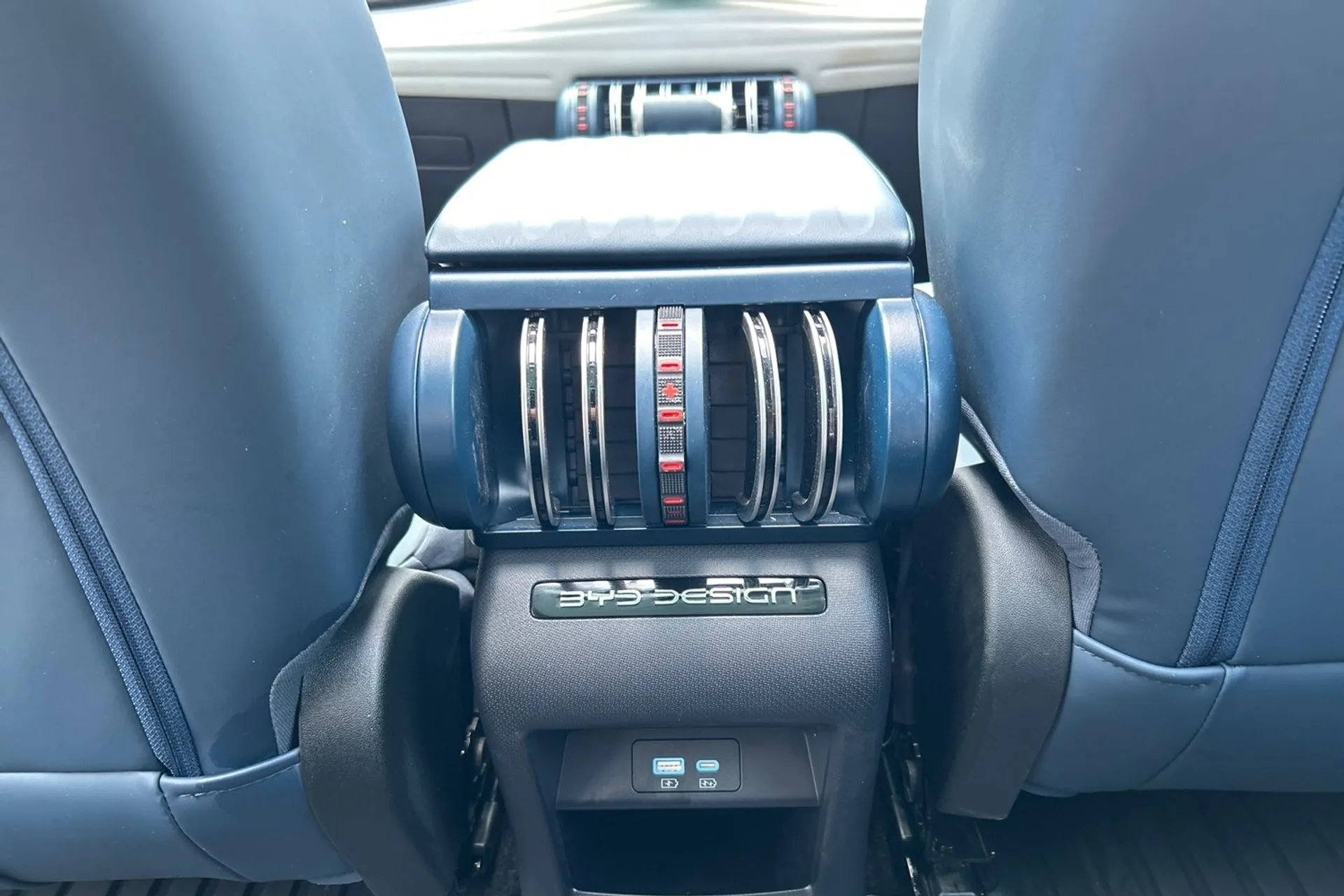BYD ATTO 3 thumbnail image number 34