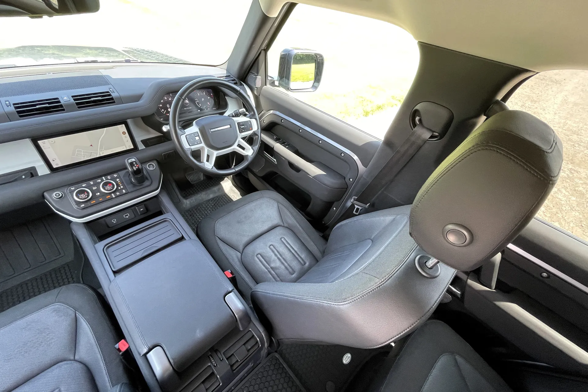 LAND ROVER DEFENDER thumbnail image number 34