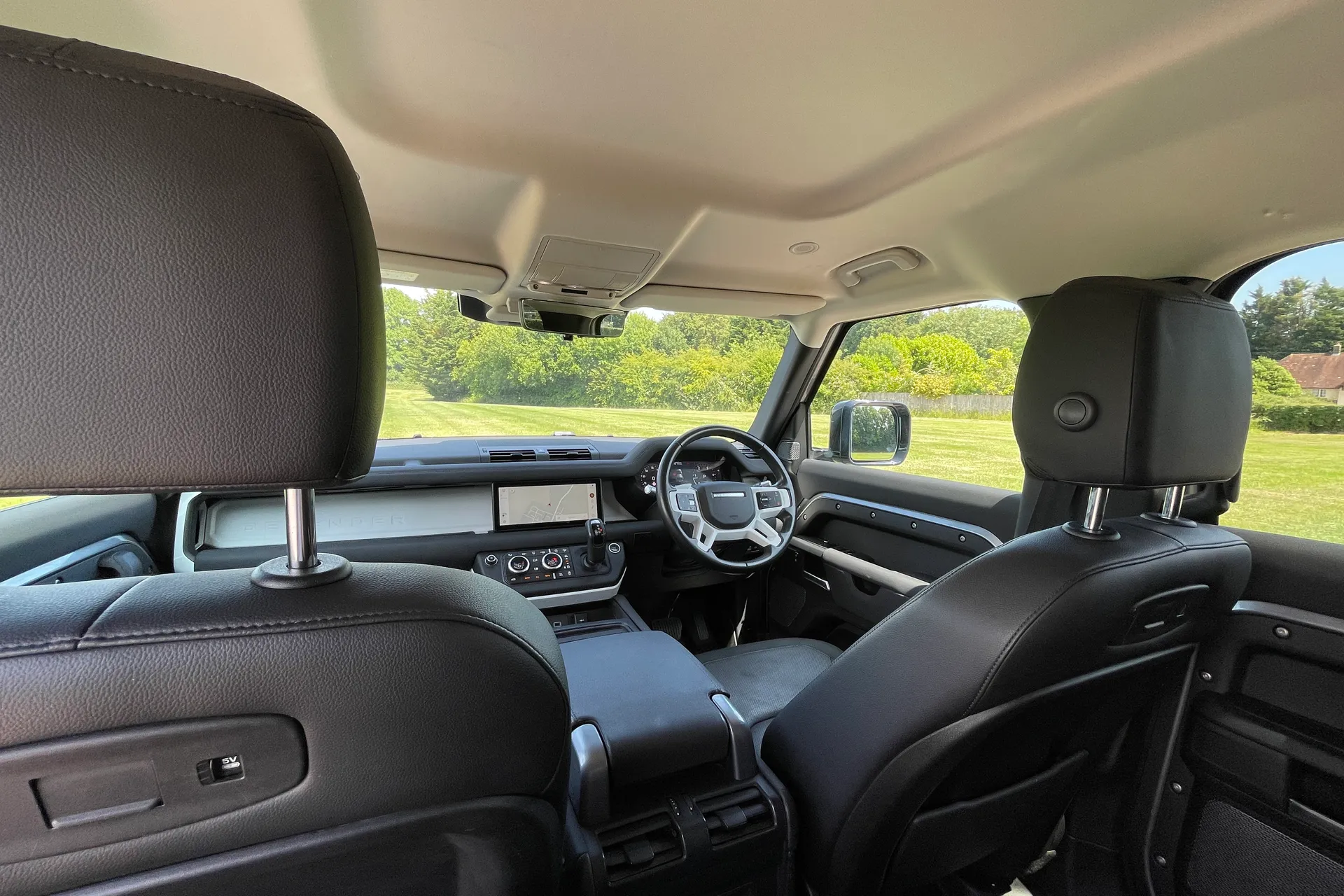 LAND ROVER DEFENDER thumbnail image number 4