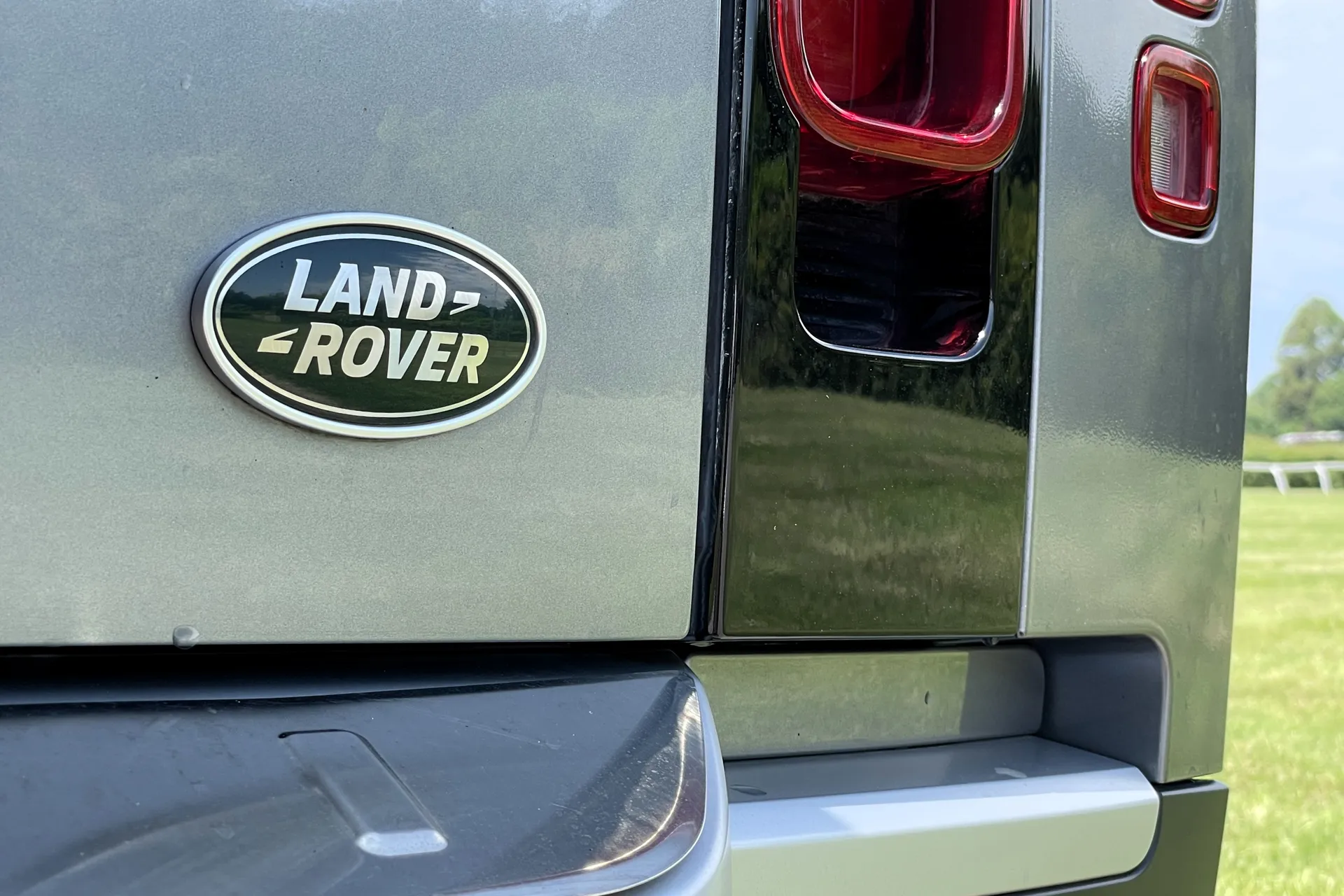 LAND ROVER DEFENDER thumbnail image number 18