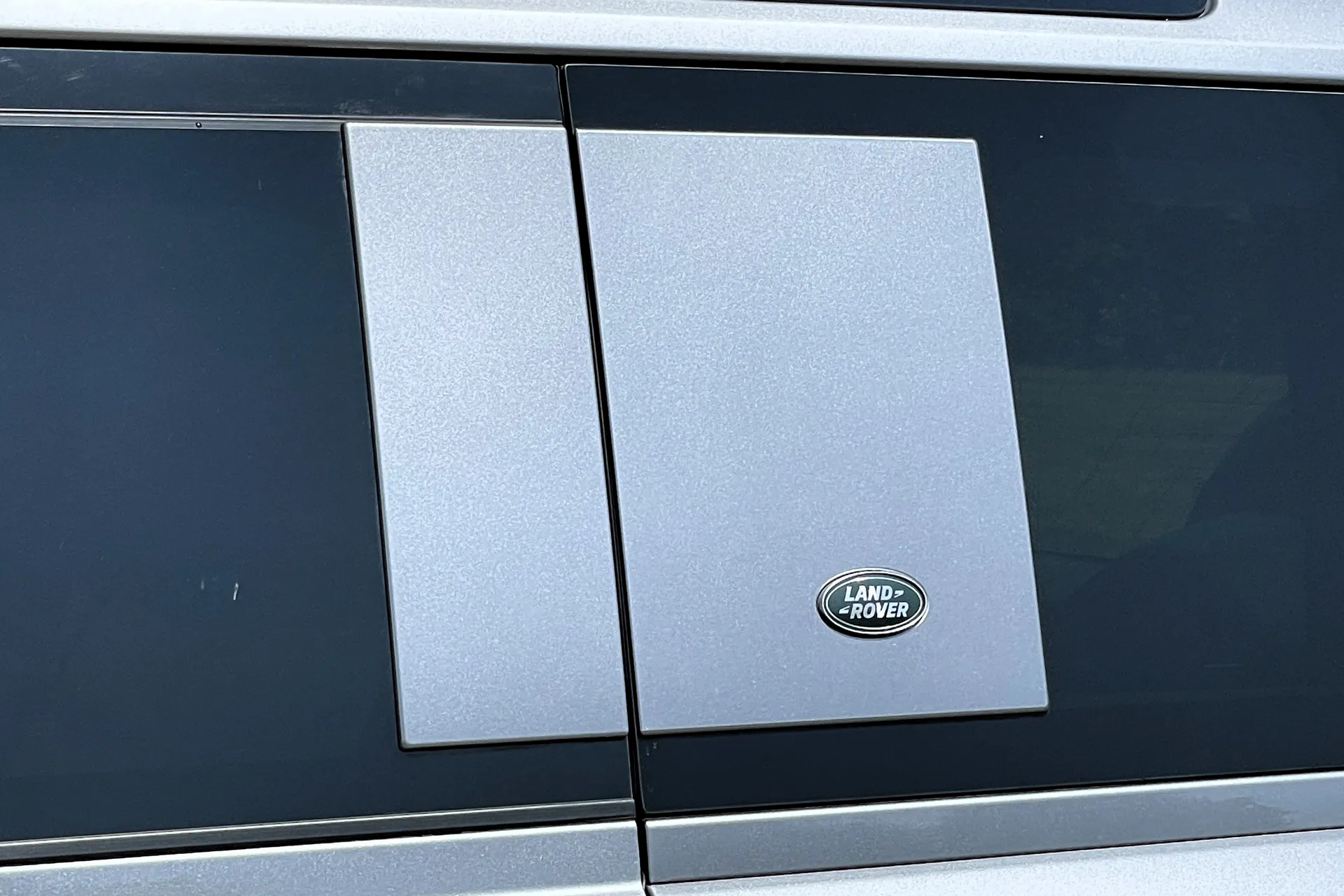LAND ROVER DEFENDER thumbnail image number 14