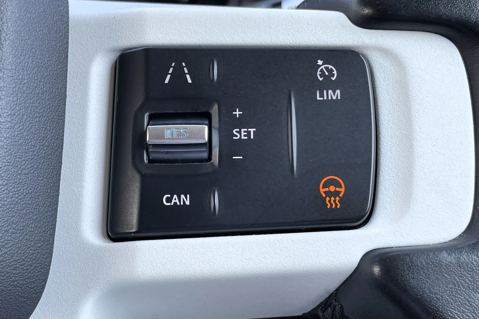 LAND ROVER DEFENDER thumbnail image number 46