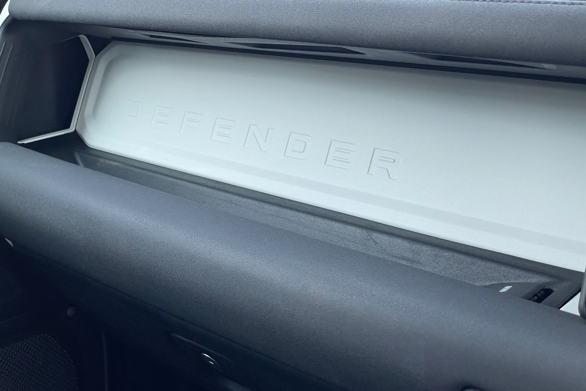 LAND ROVER DEFENDER thumbnail image number 44