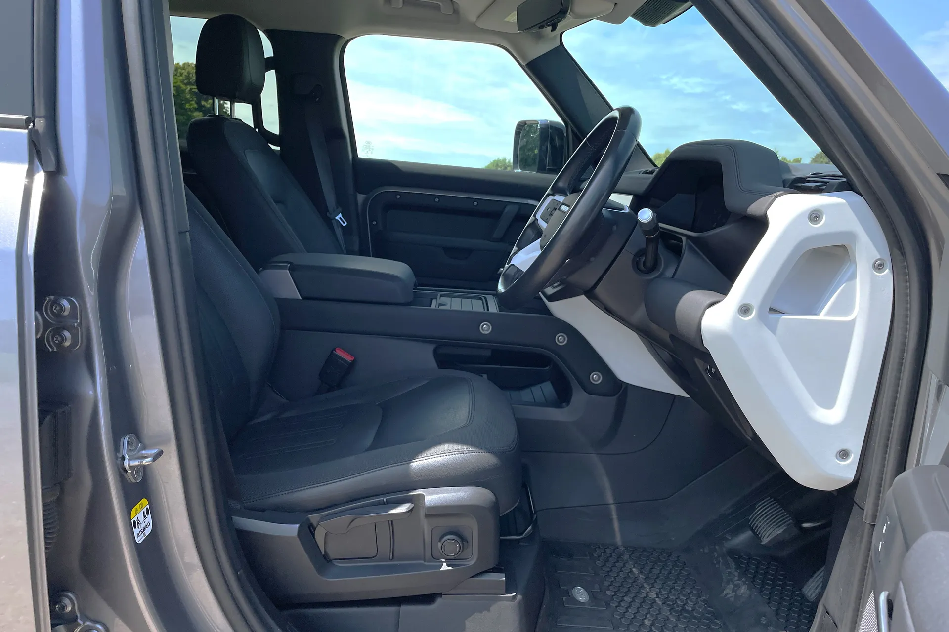 LAND ROVER DEFENDER thumbnail image number 29