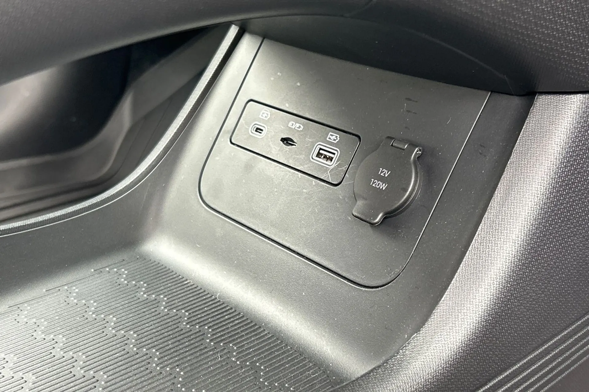 BYD ATTO 3 thumbnail image number 56