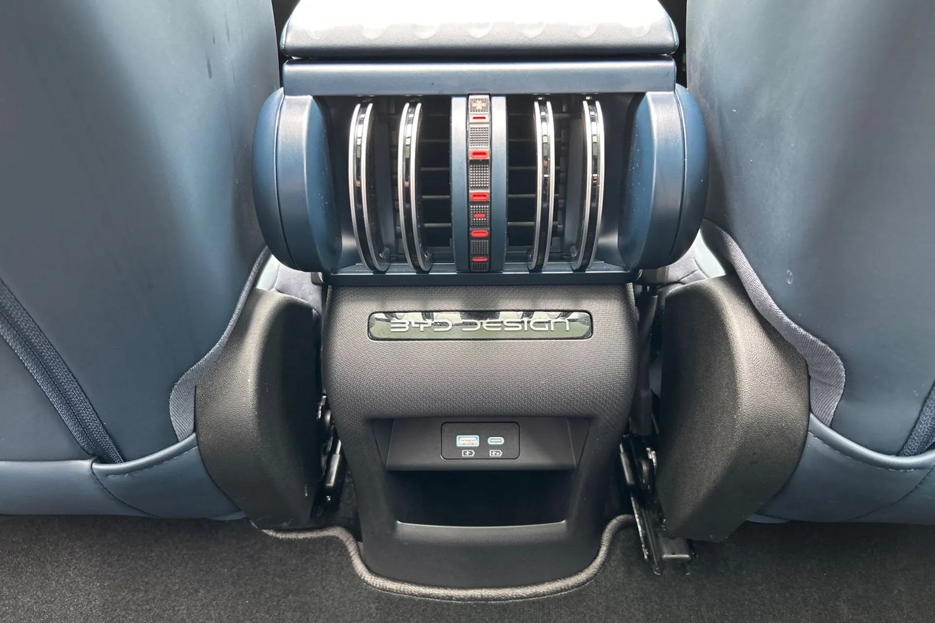 BYD ATTO 3 thumbnail image number 25
