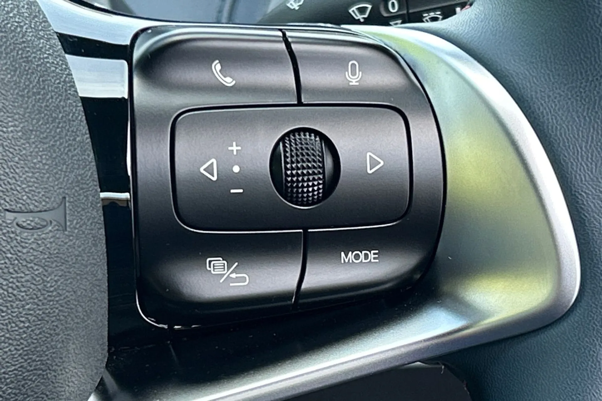 BYD ATTO 3 thumbnail image number 50