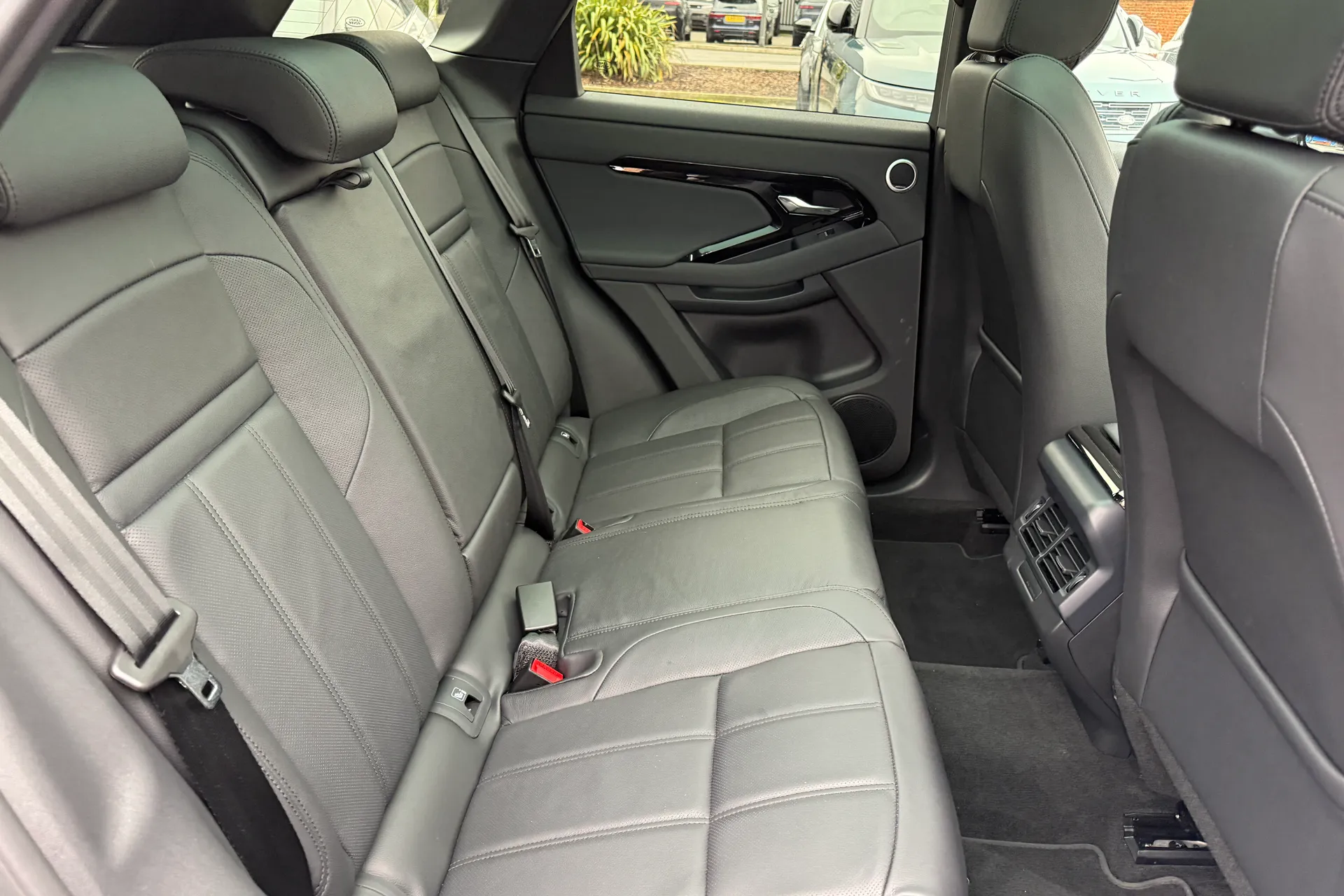 LAND ROVER RANGE ROVER EVOQUE thumbnail image number 25