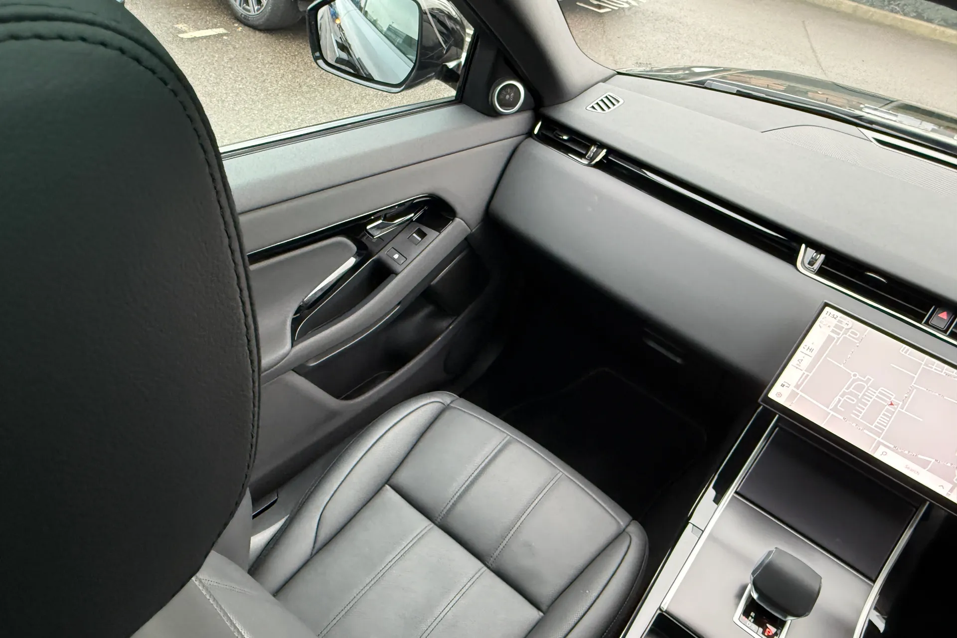 LAND ROVER RANGE ROVER EVOQUE thumbnail image number 18