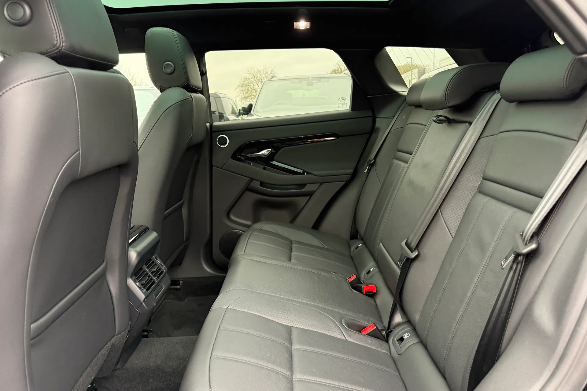 LAND ROVER RANGE ROVER EVOQUE thumbnail image number 31