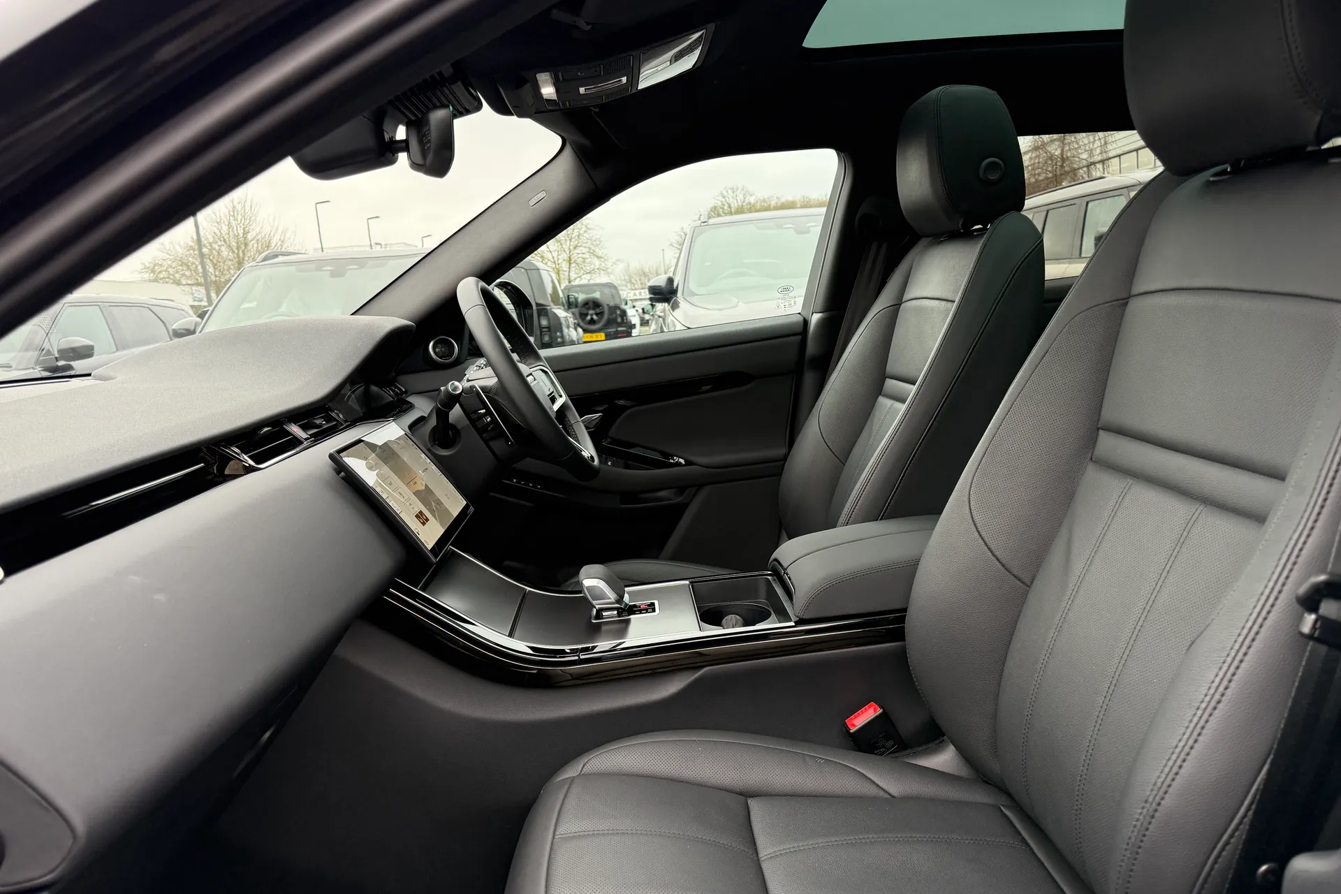 LAND ROVER RANGE ROVER EVOQUE thumbnail image number 30