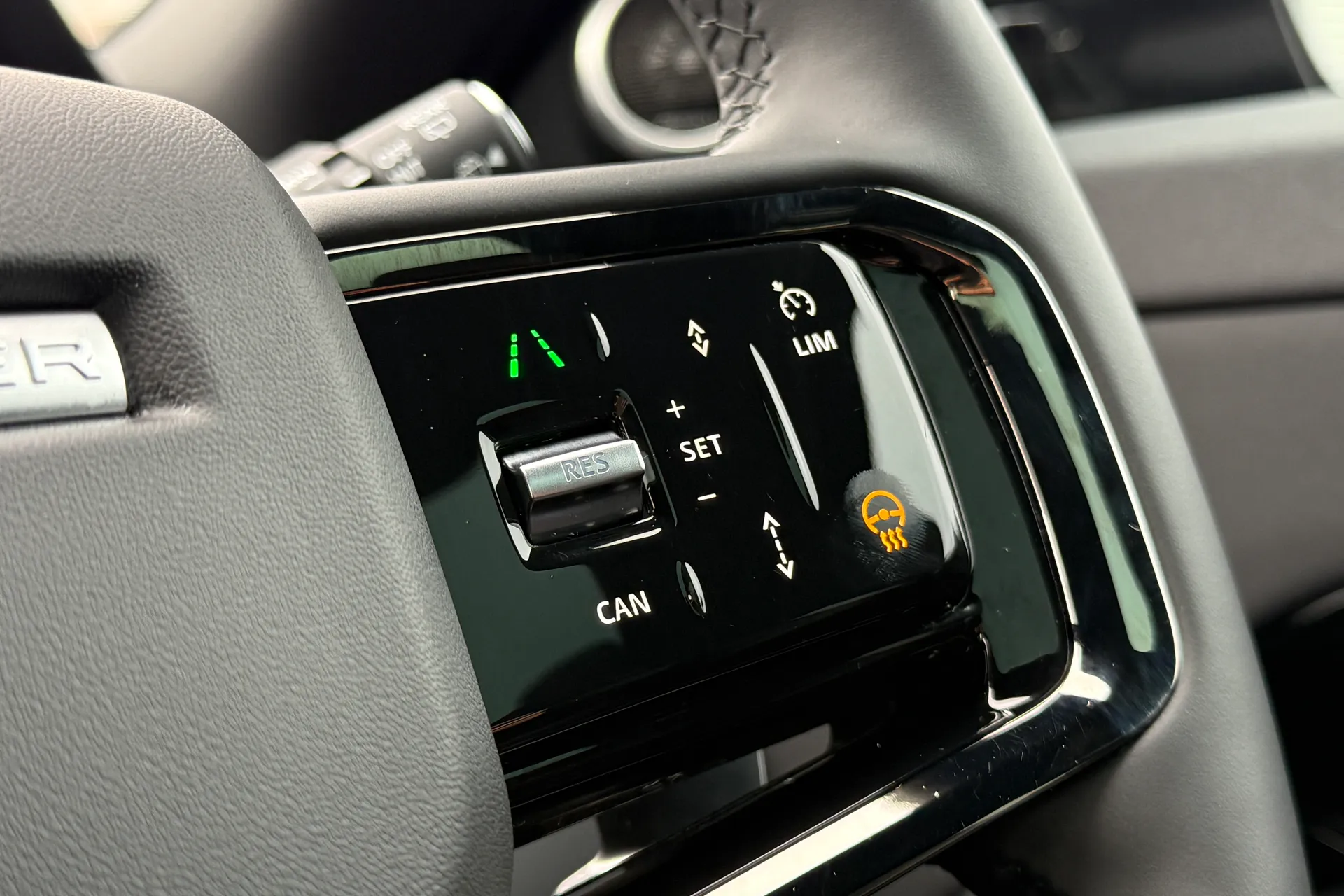 LAND ROVER RANGE ROVER EVOQUE thumbnail image number 33