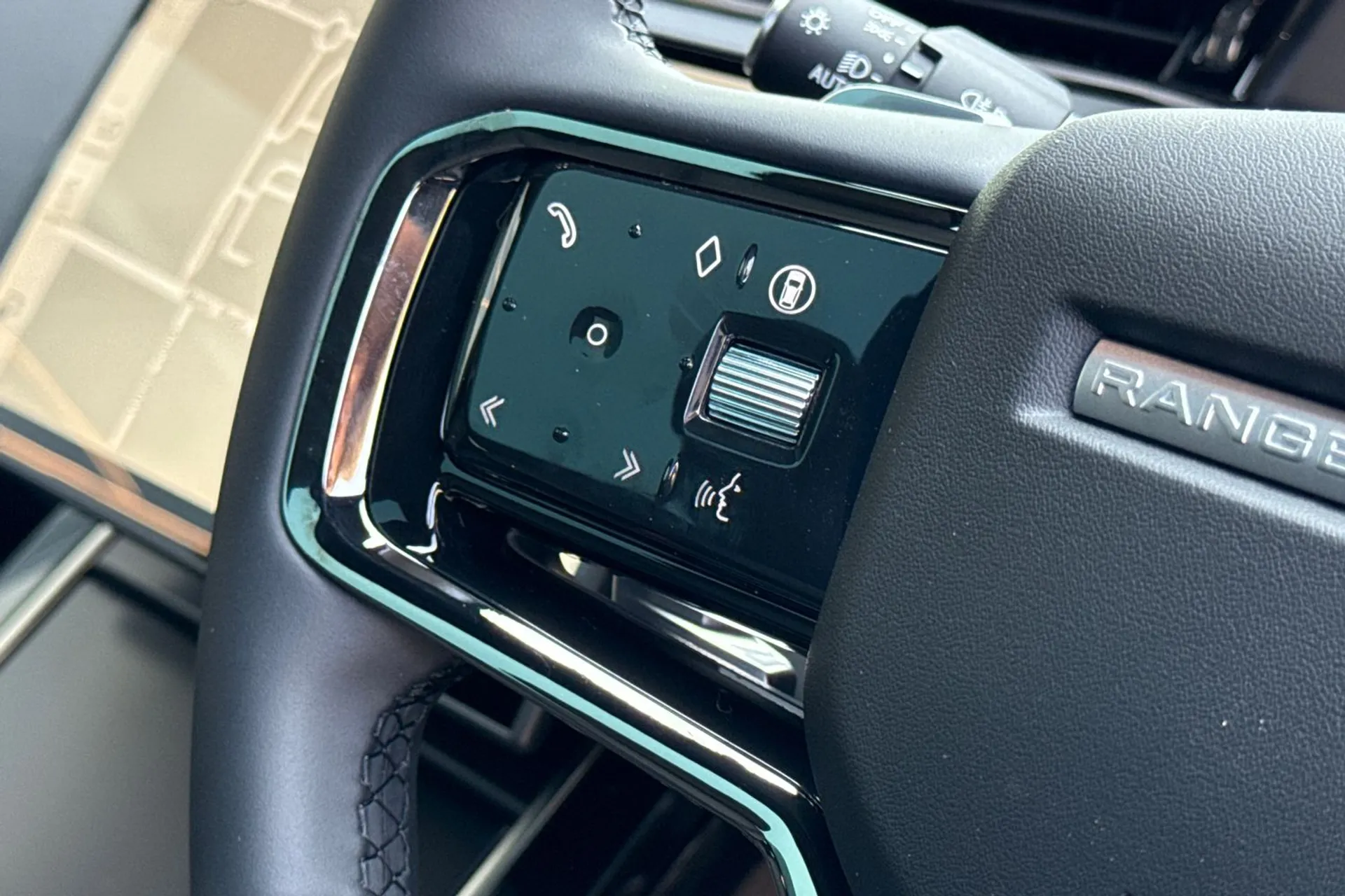 LAND ROVER RANGE ROVER EVOQUE thumbnail image number 46