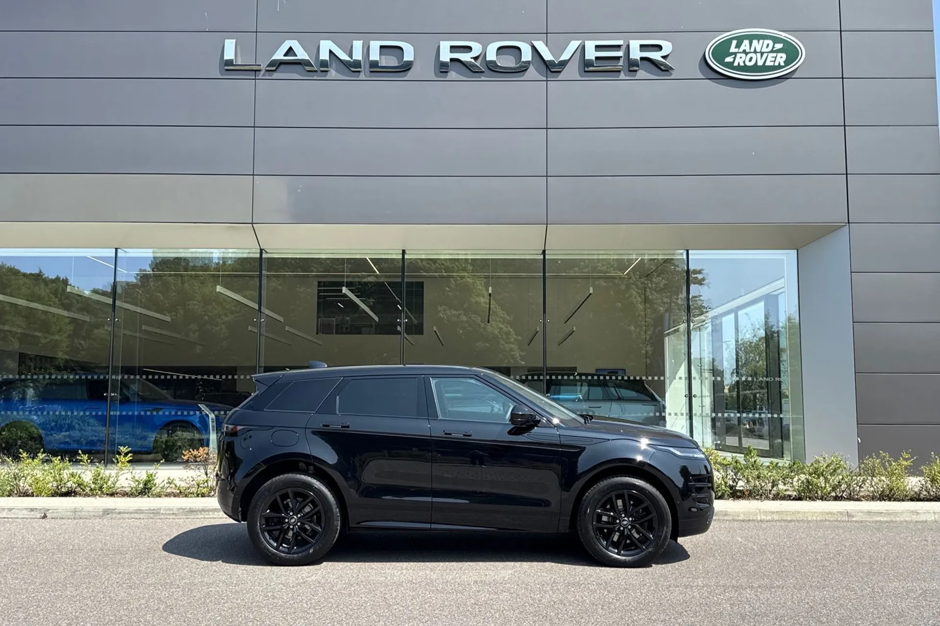 LAND ROVER RANGE ROVER EVOQUE thumbnail image number 2
