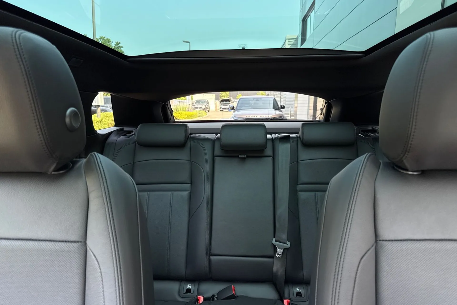 LAND ROVER RANGE ROVER EVOQUE thumbnail image number 38