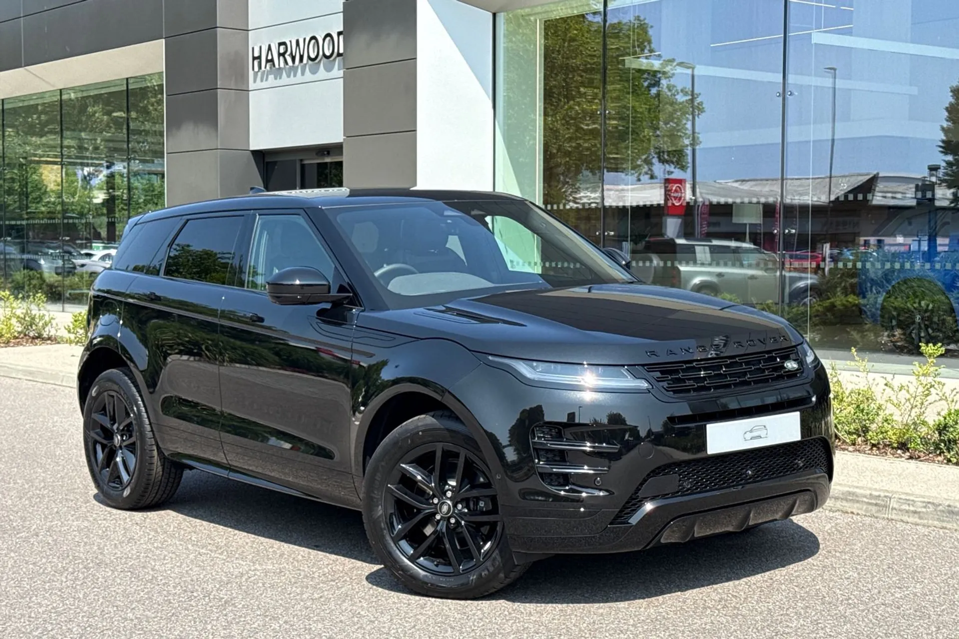 LAND ROVER RANGE ROVER EVOQUE focused image