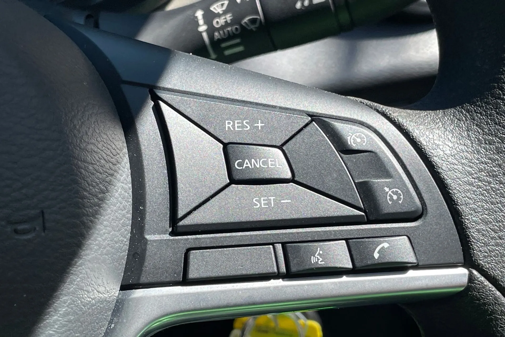NISSAN MICRA thumbnail image number 38
