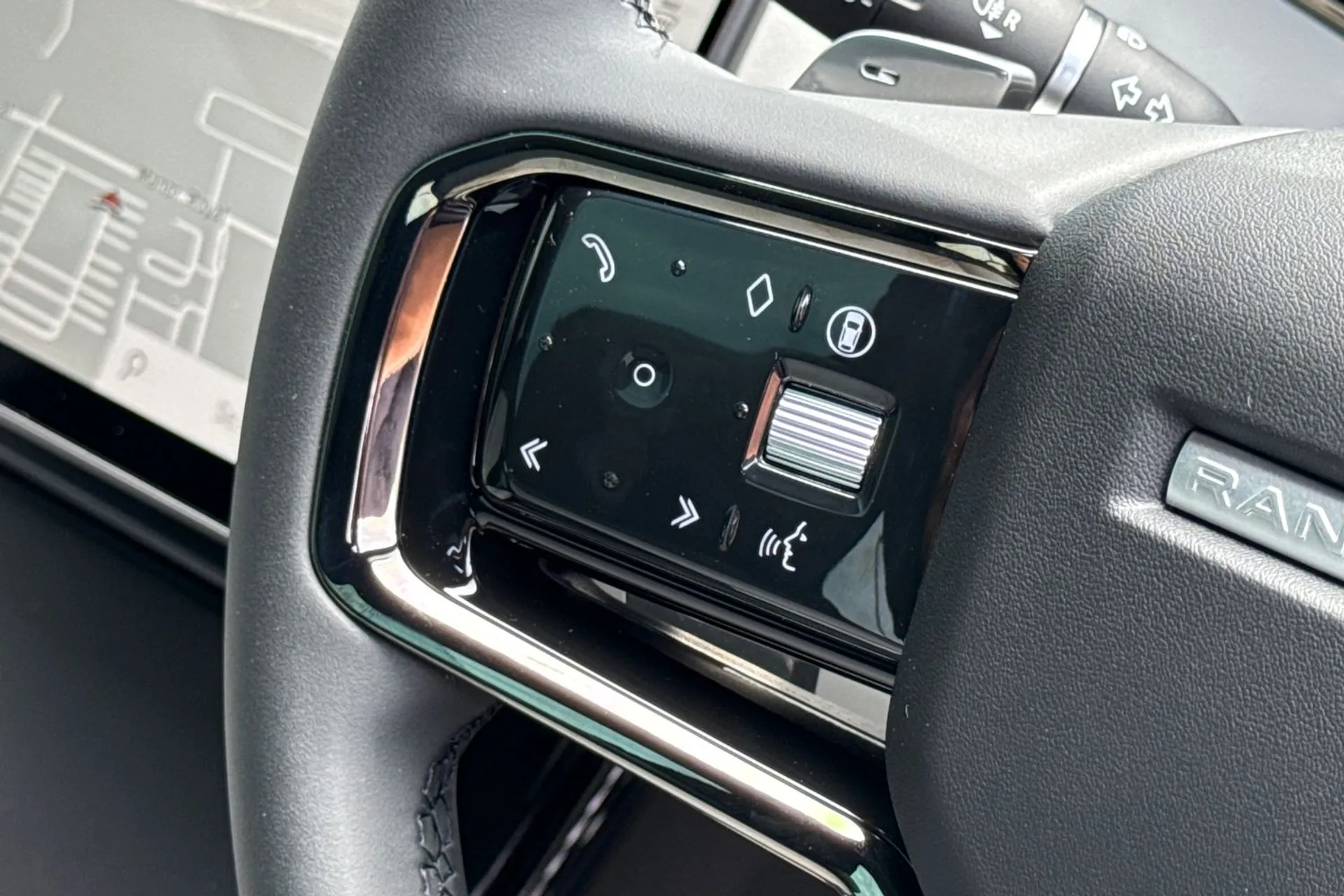 LAND ROVER RANGE ROVER EVOQUE thumbnail image number 46