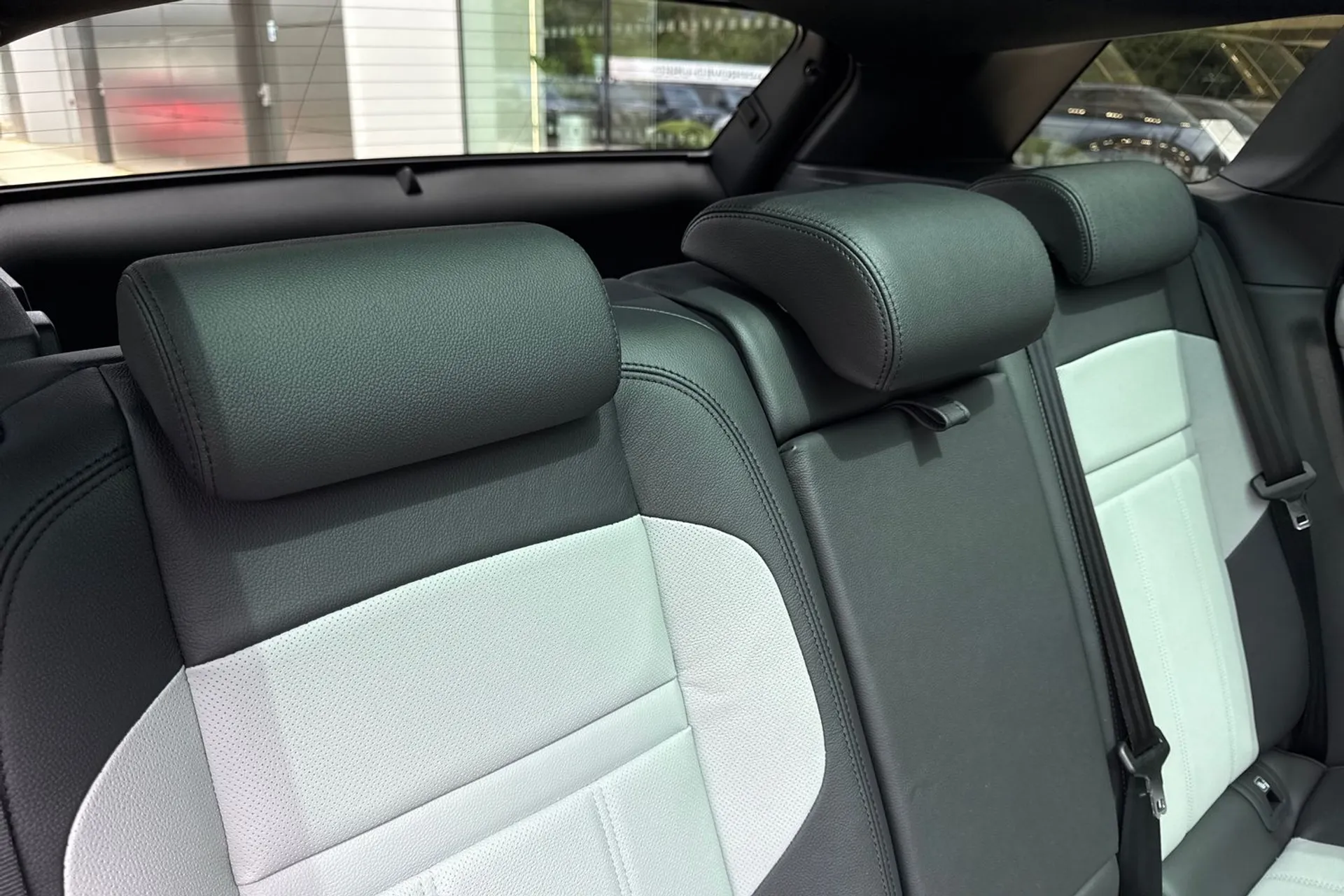 LAND ROVER RANGE ROVER EVOQUE thumbnail image number 30