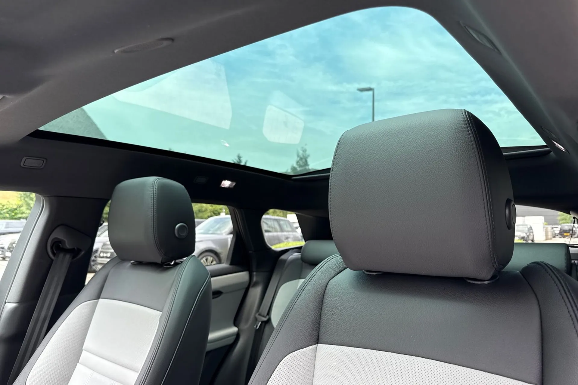 LAND ROVER RANGE ROVER EVOQUE thumbnail image number 4
