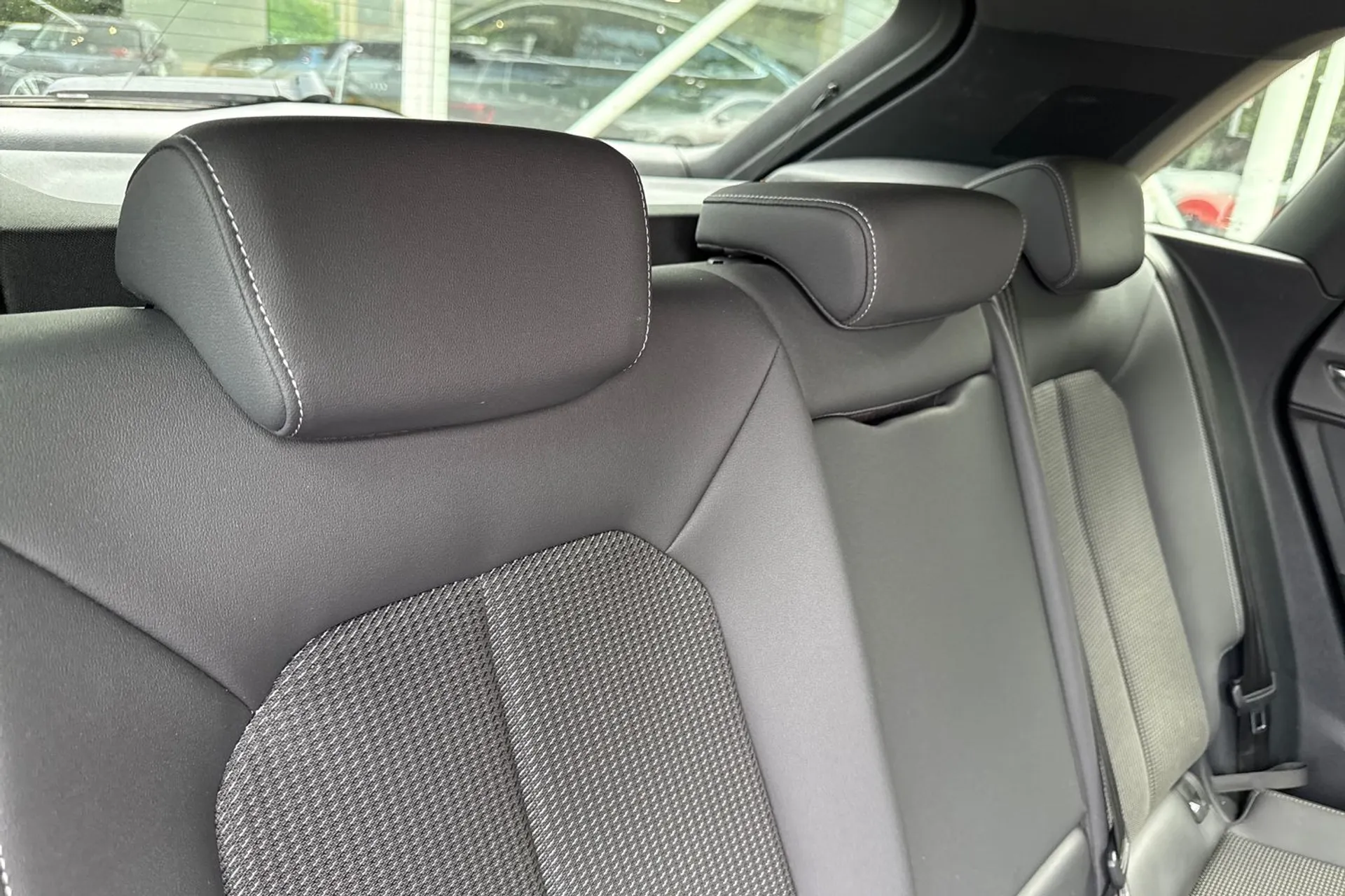 Audi Q3 thumbnail image number 23