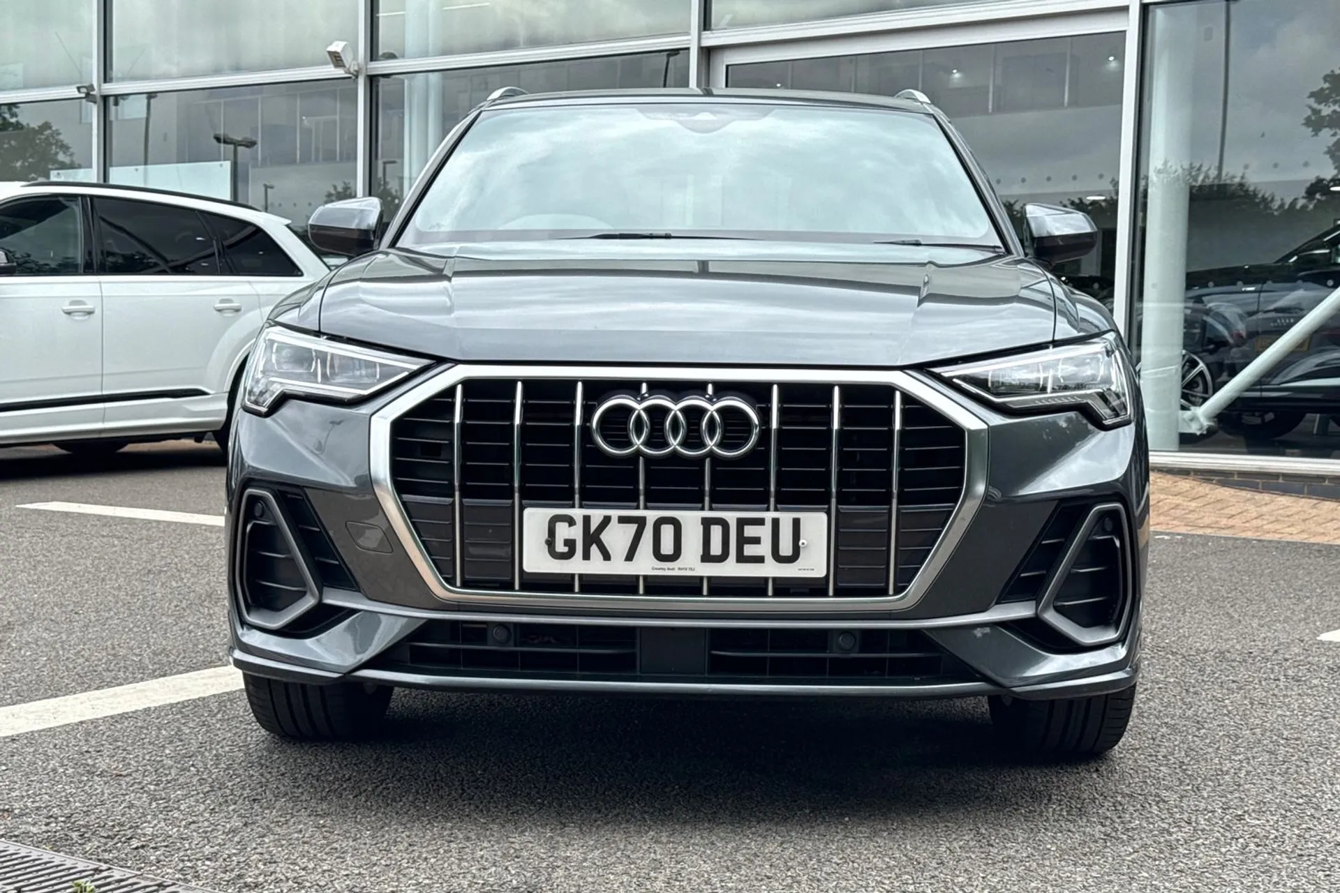 Audi Q3 thumbnail image number 11