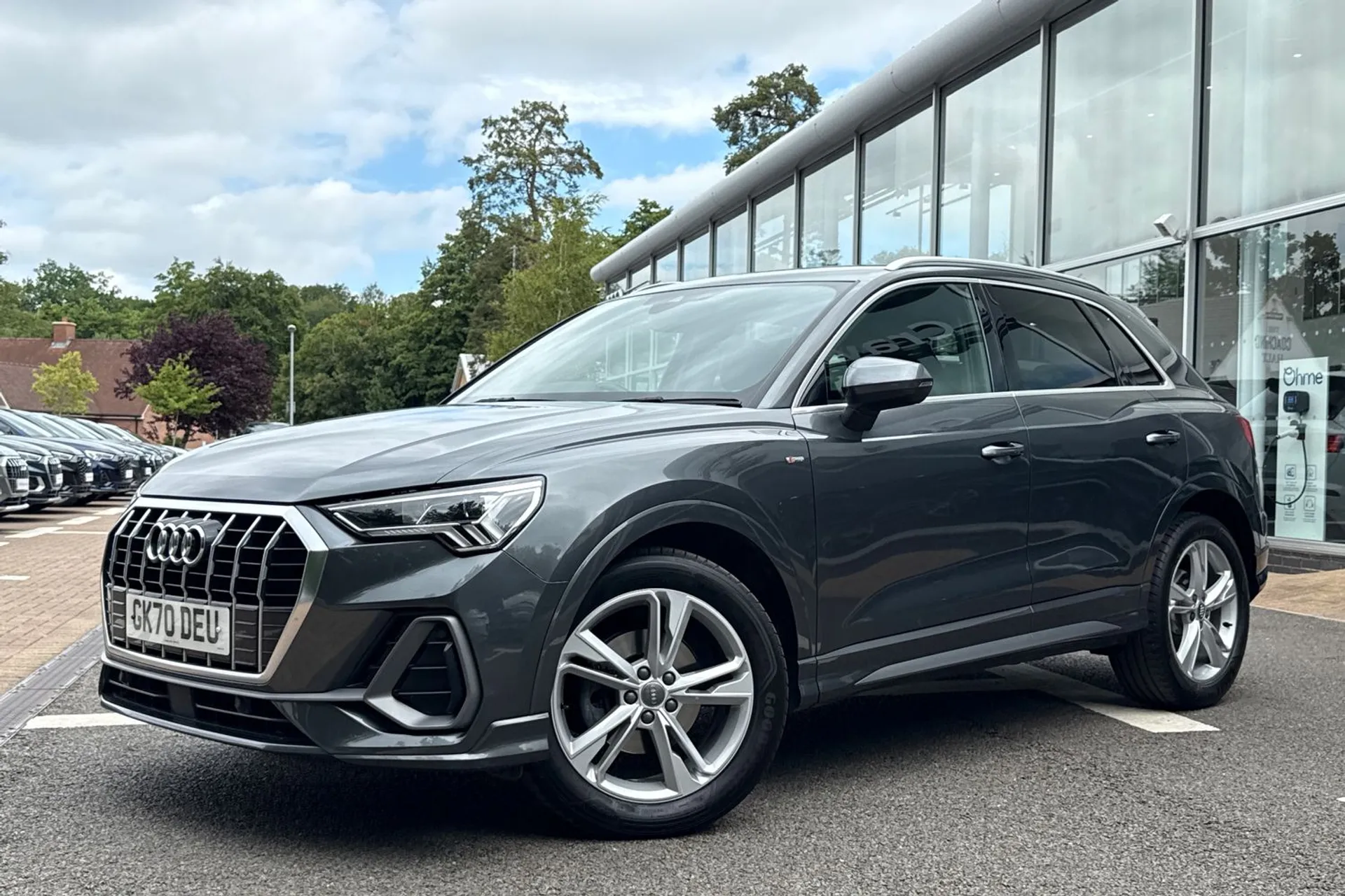 Audi Q3 thumbnail image number 10