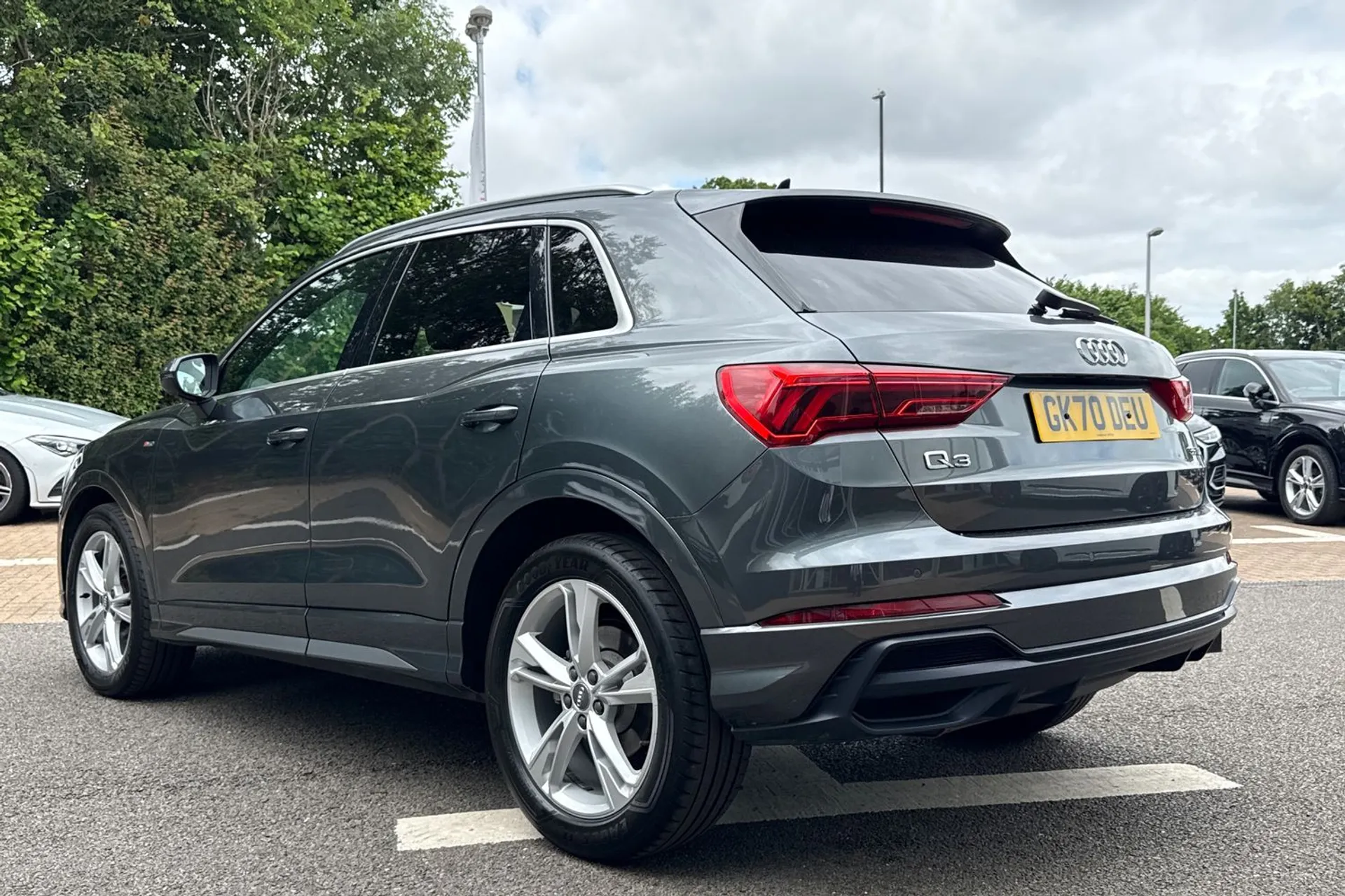 Audi Q3 thumbnail image number 8