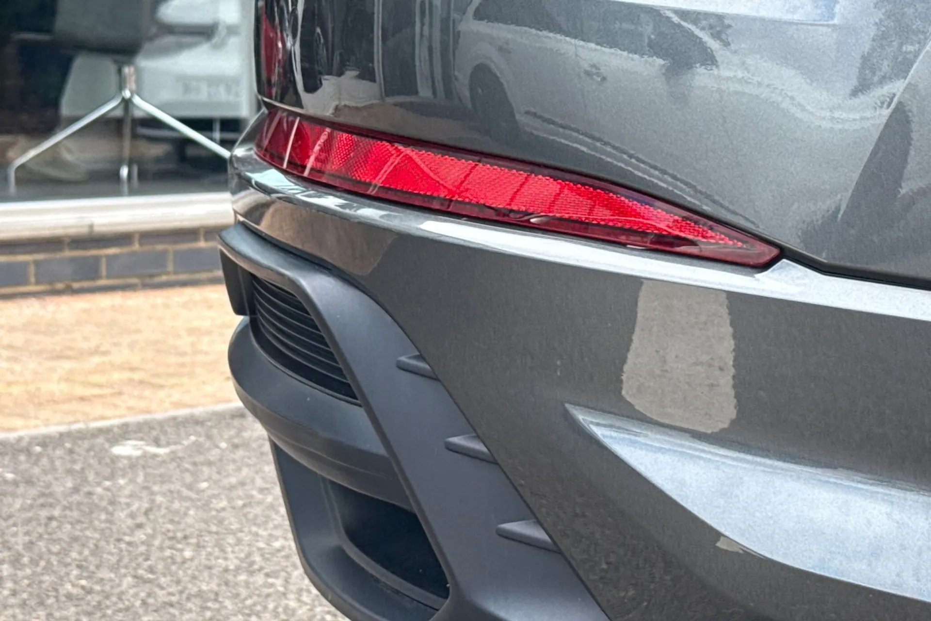 Audi Q3 thumbnail image number 16