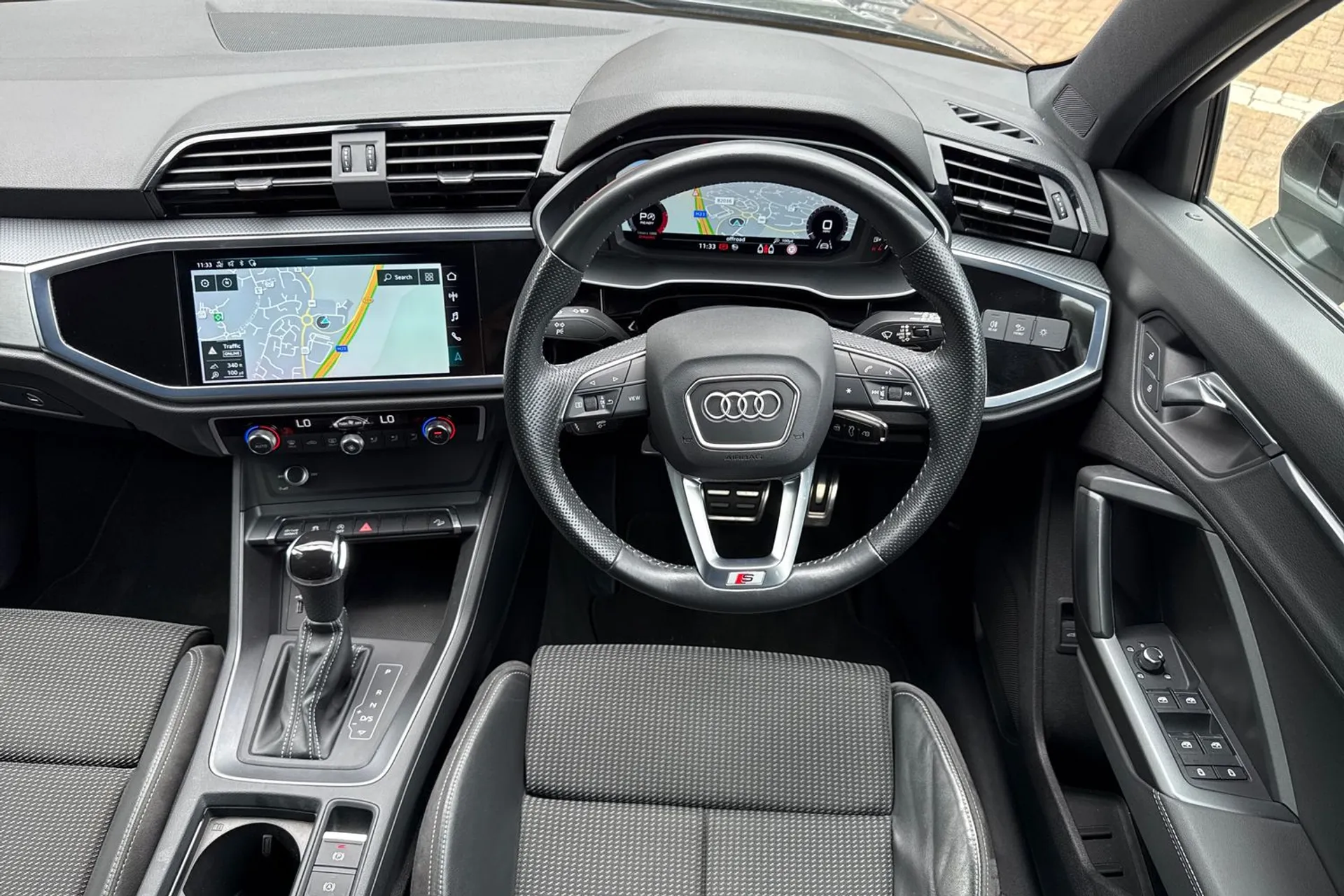 Audi Q3 thumbnail image number 34