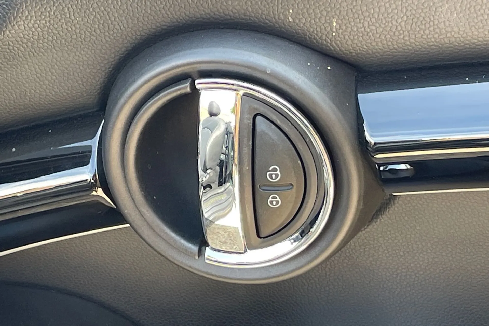 MINI COOPER S RESOLUTE EDITION thumbnail image number 46
