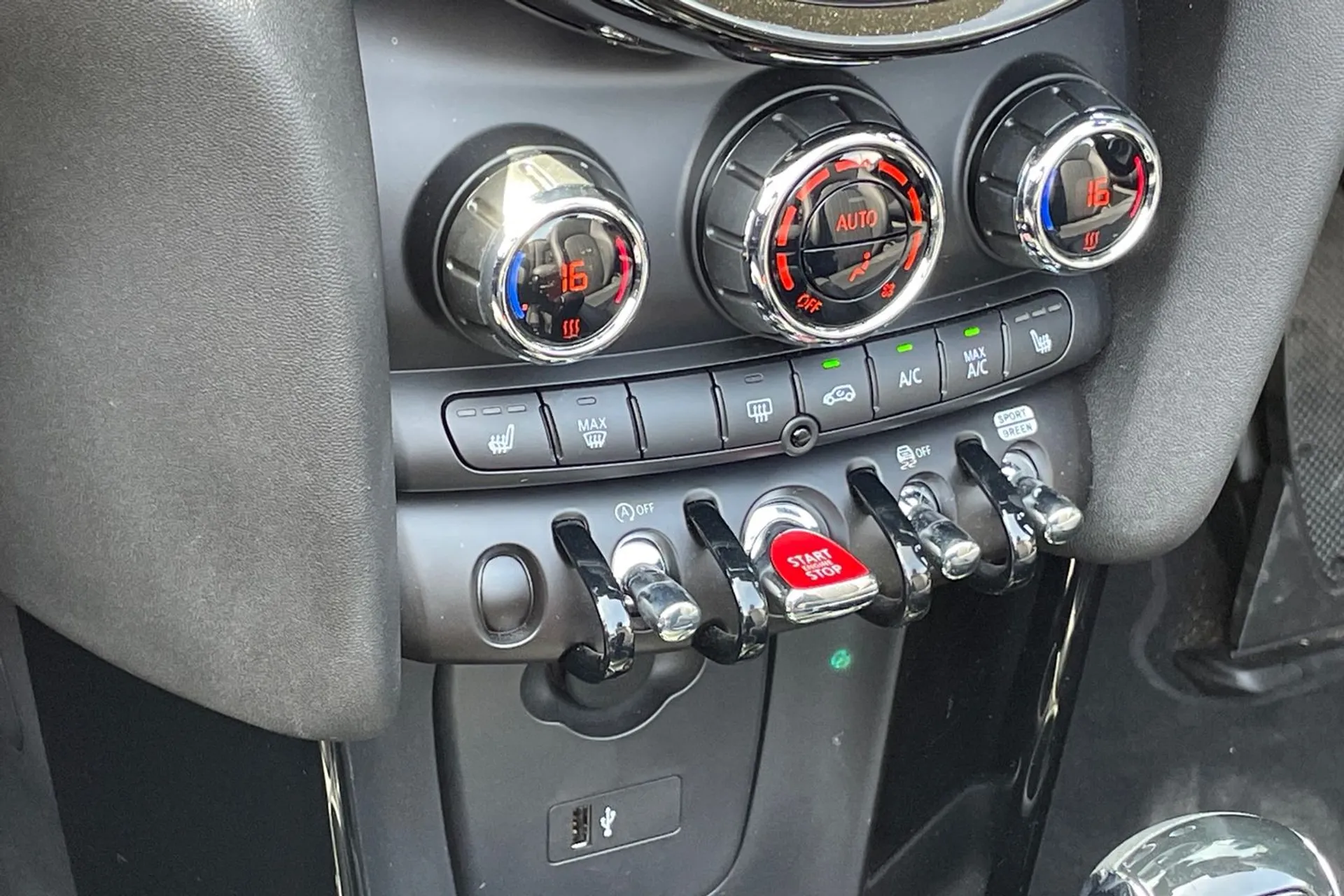 MINI COOPER S RESOLUTE EDITION thumbnail image number 42