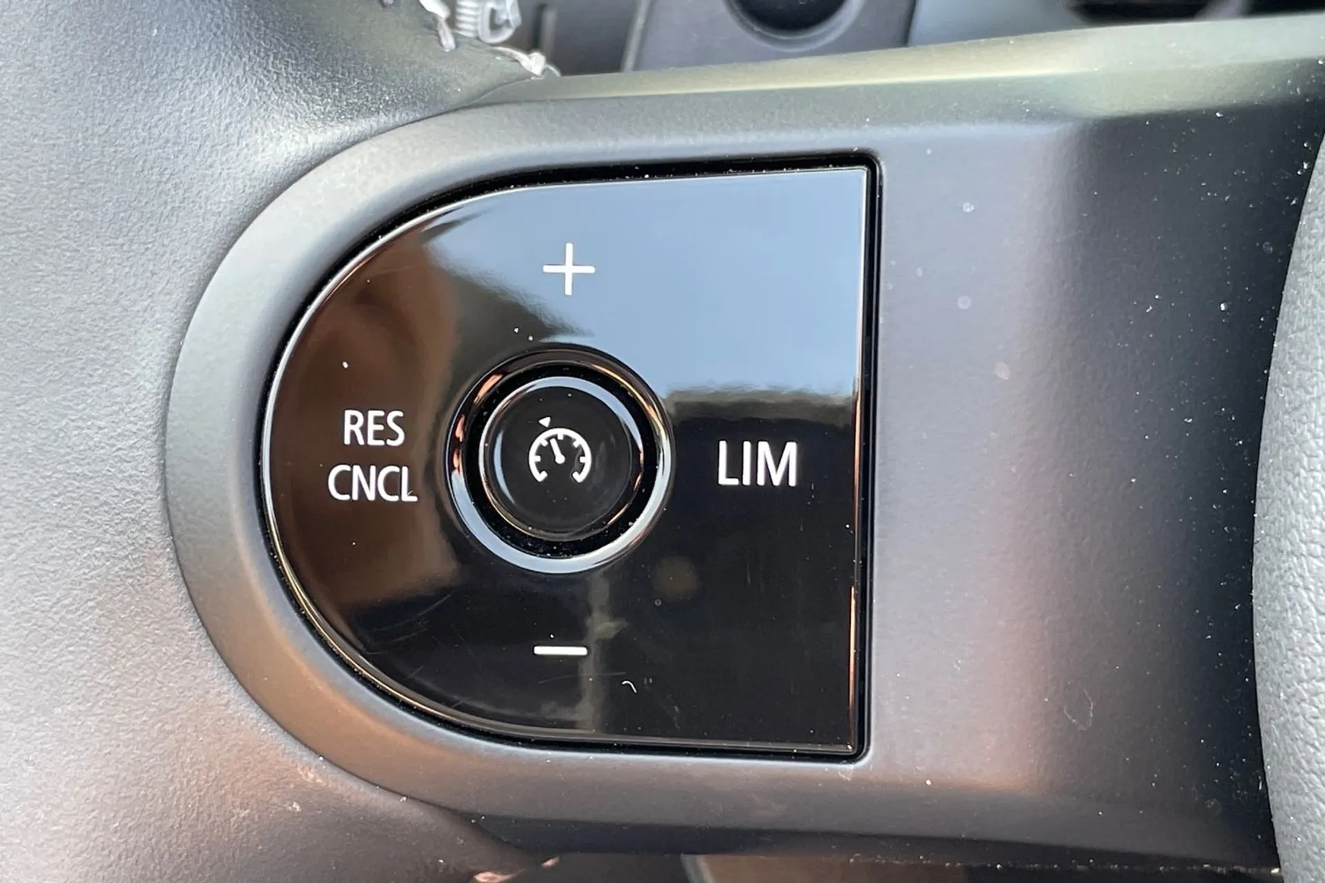 MINI COOPER S RESOLUTE EDITION thumbnail image number 38