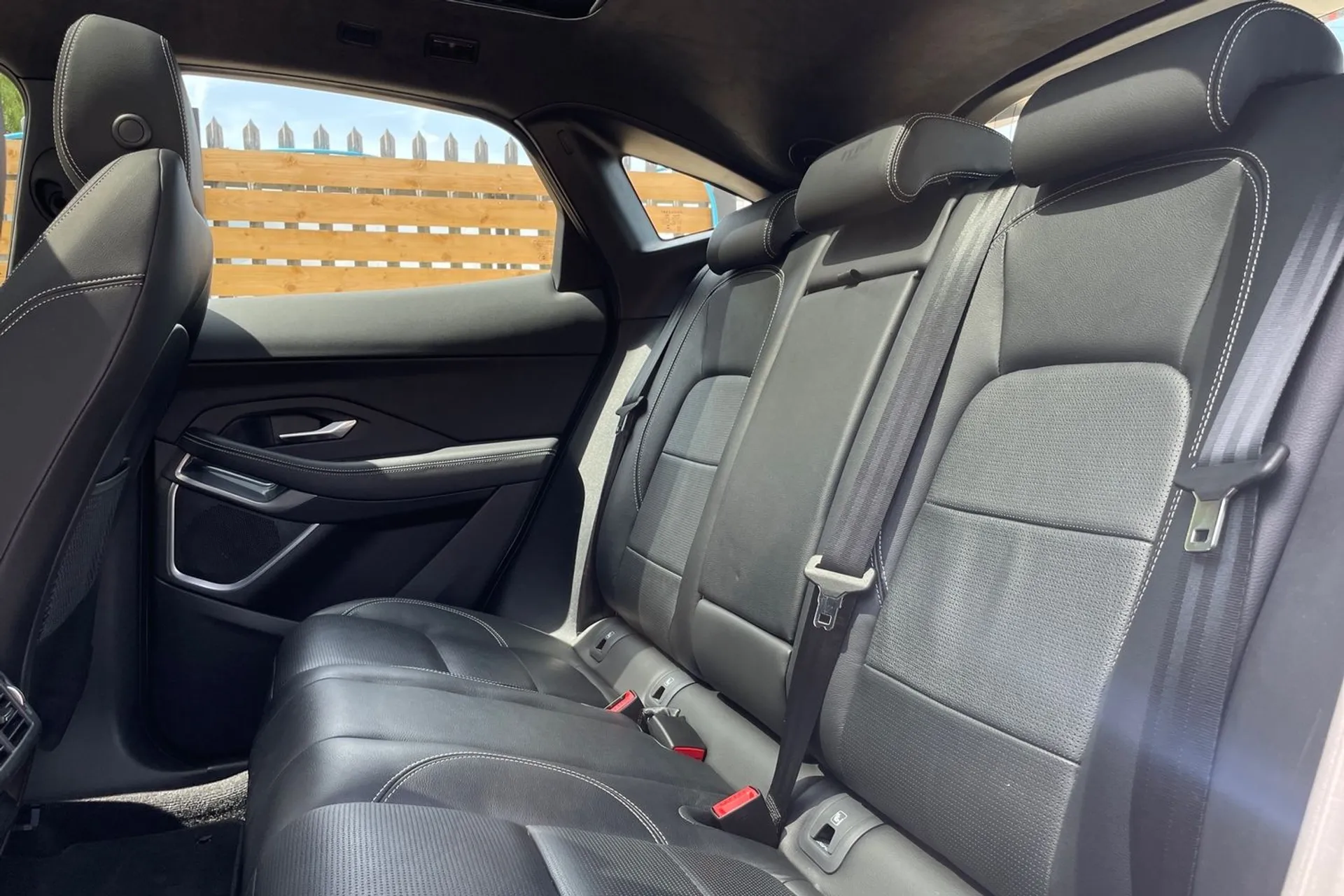 Jaguar E-PACE thumbnail image number 32